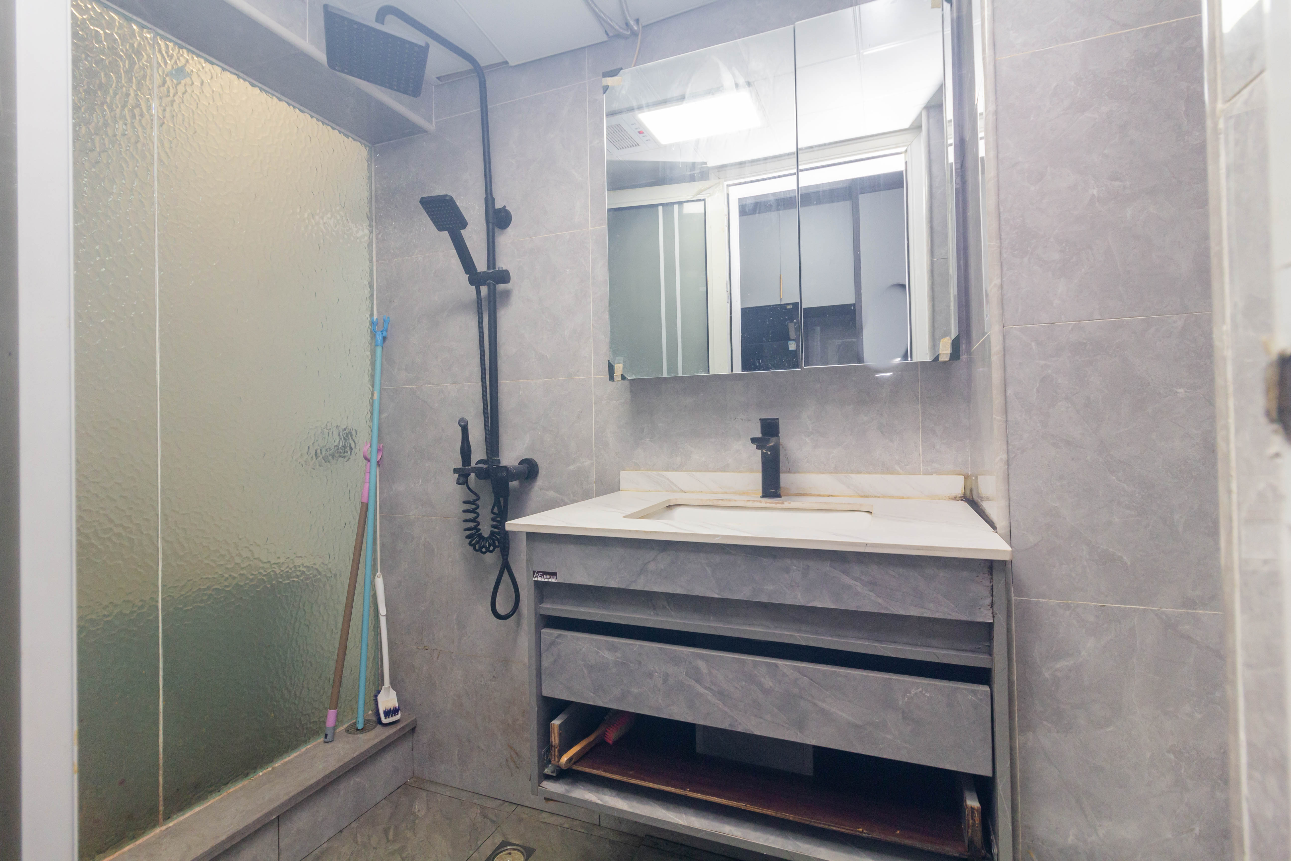 君合新城玺樾 1室1厅1卫 22.2万 君合新城玺樾 1室1厅1卫 22.2万卫生间