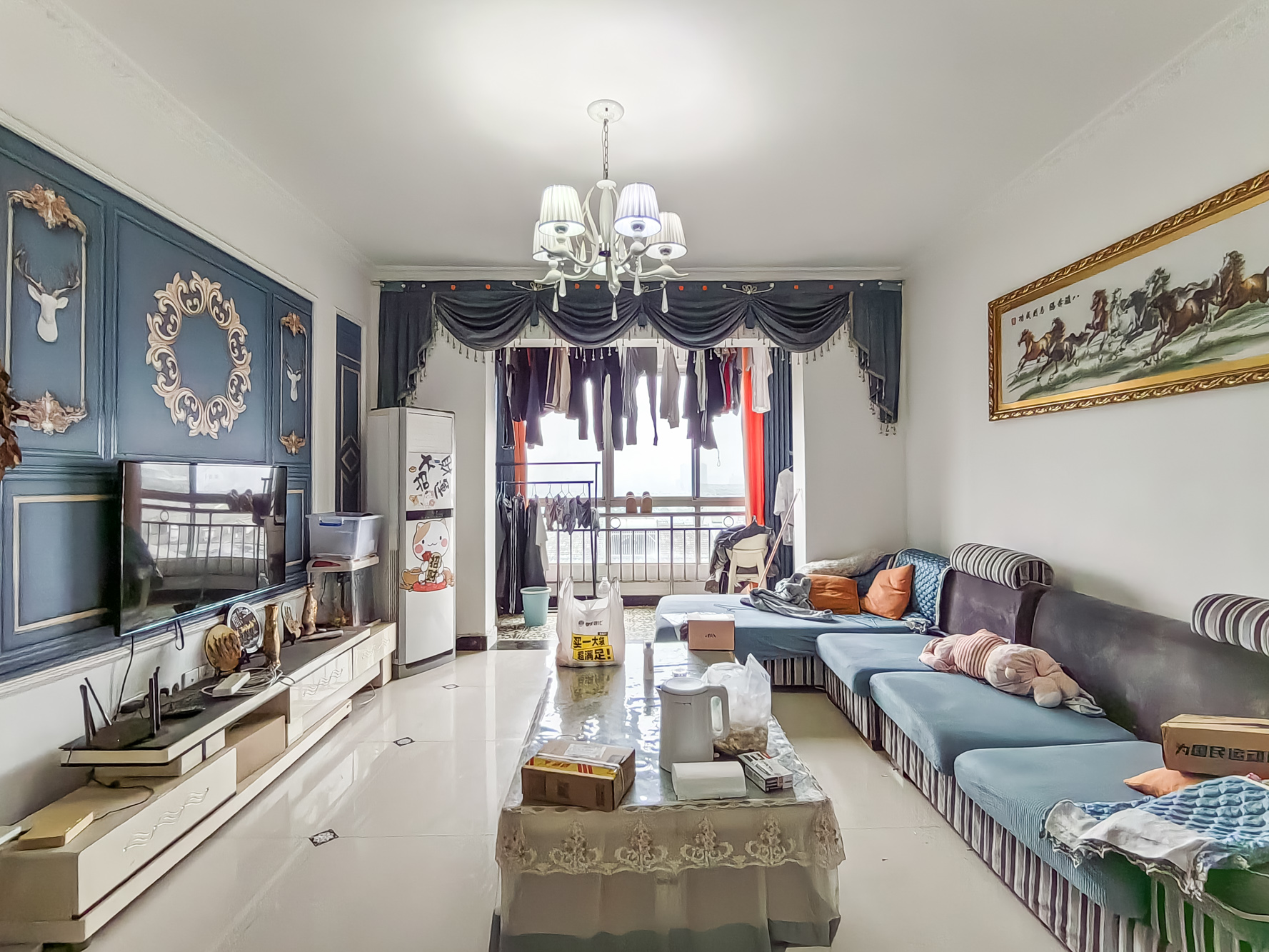 湘绣城  3室2厅2卫    38.8万 湘绣城  3室2厅2卫    38.8万客厅