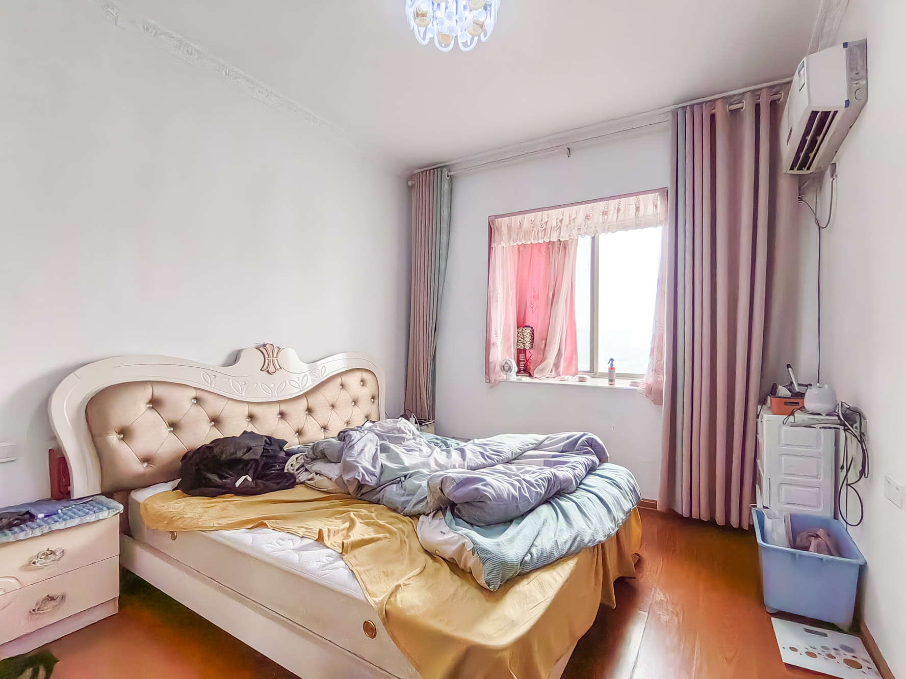 湘绣城  3室2厅2卫    38.8万 湘绣城  3室2厅2卫    38.8万卧室