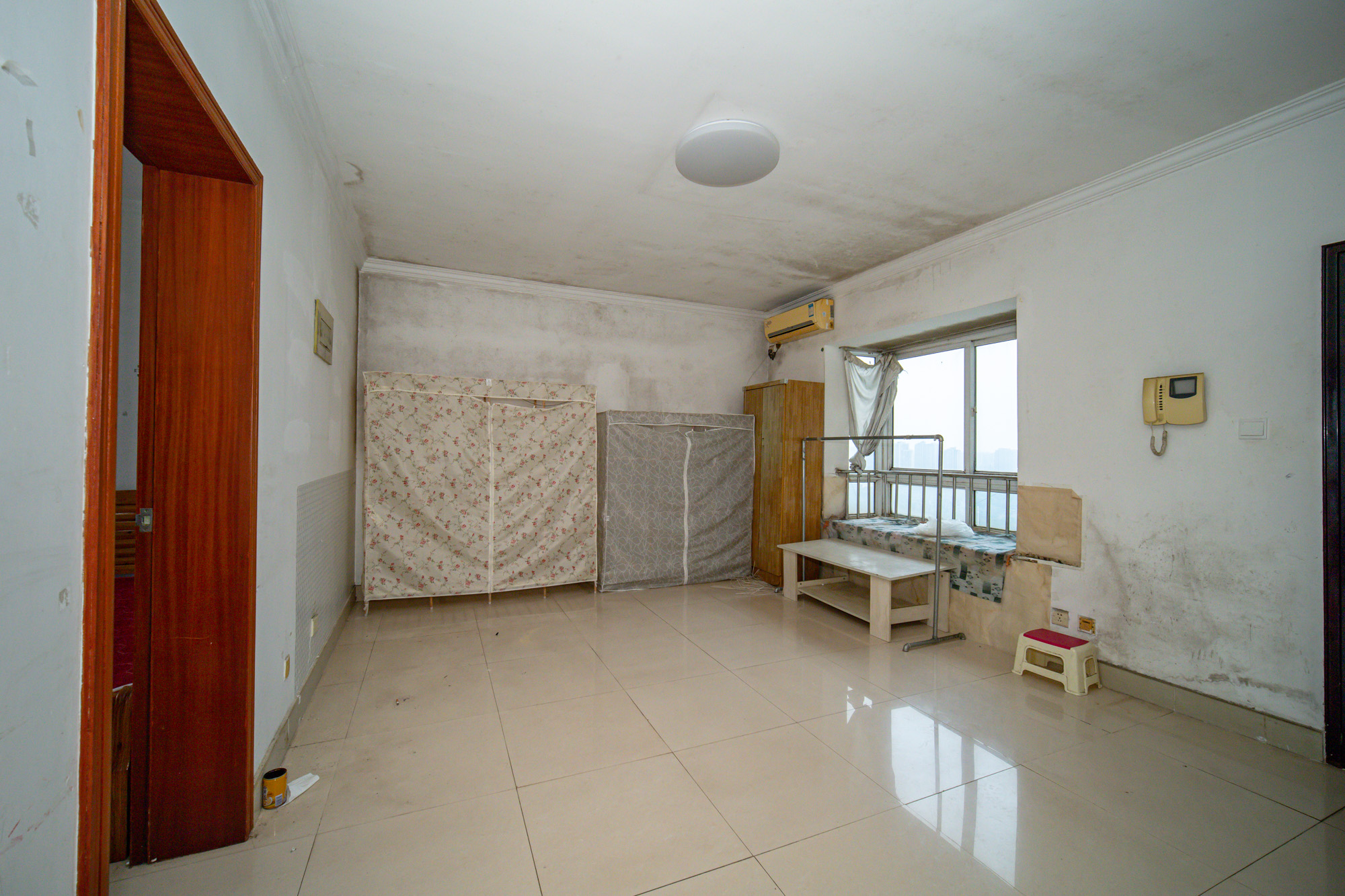 晶华美地  2室2厅1卫    38.0万 晶华美地  2室2厅1卫    38.0万客厅