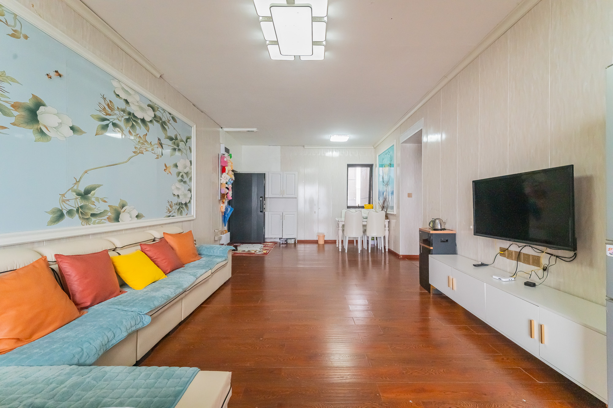 国泰九龙湾 3室2厅2卫 118.0万 国泰九龙湾 3室2厅2卫 118.0万客厅