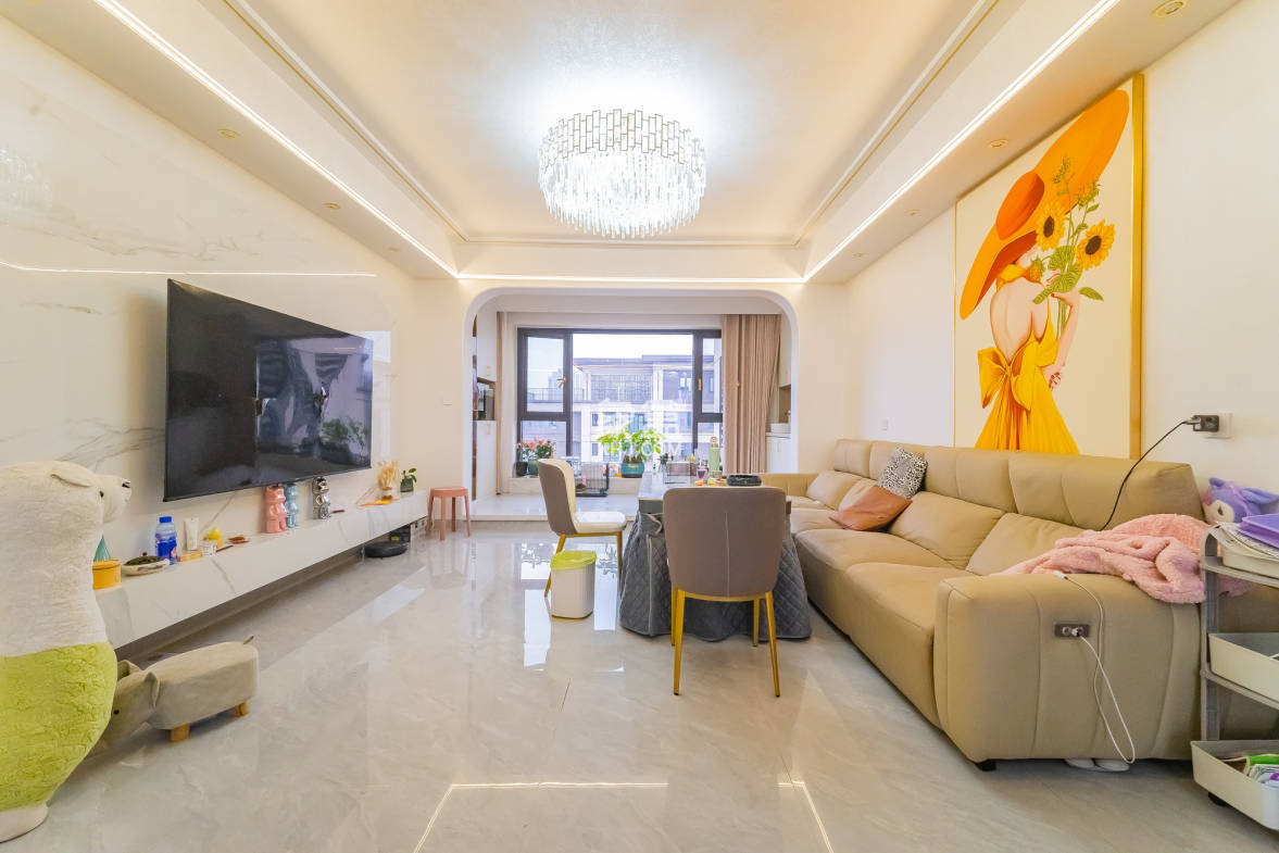 中交建发松雅院 4室2厅2卫 168.80万 中交建发松雅院 4室2厅2卫 168.80万客厅