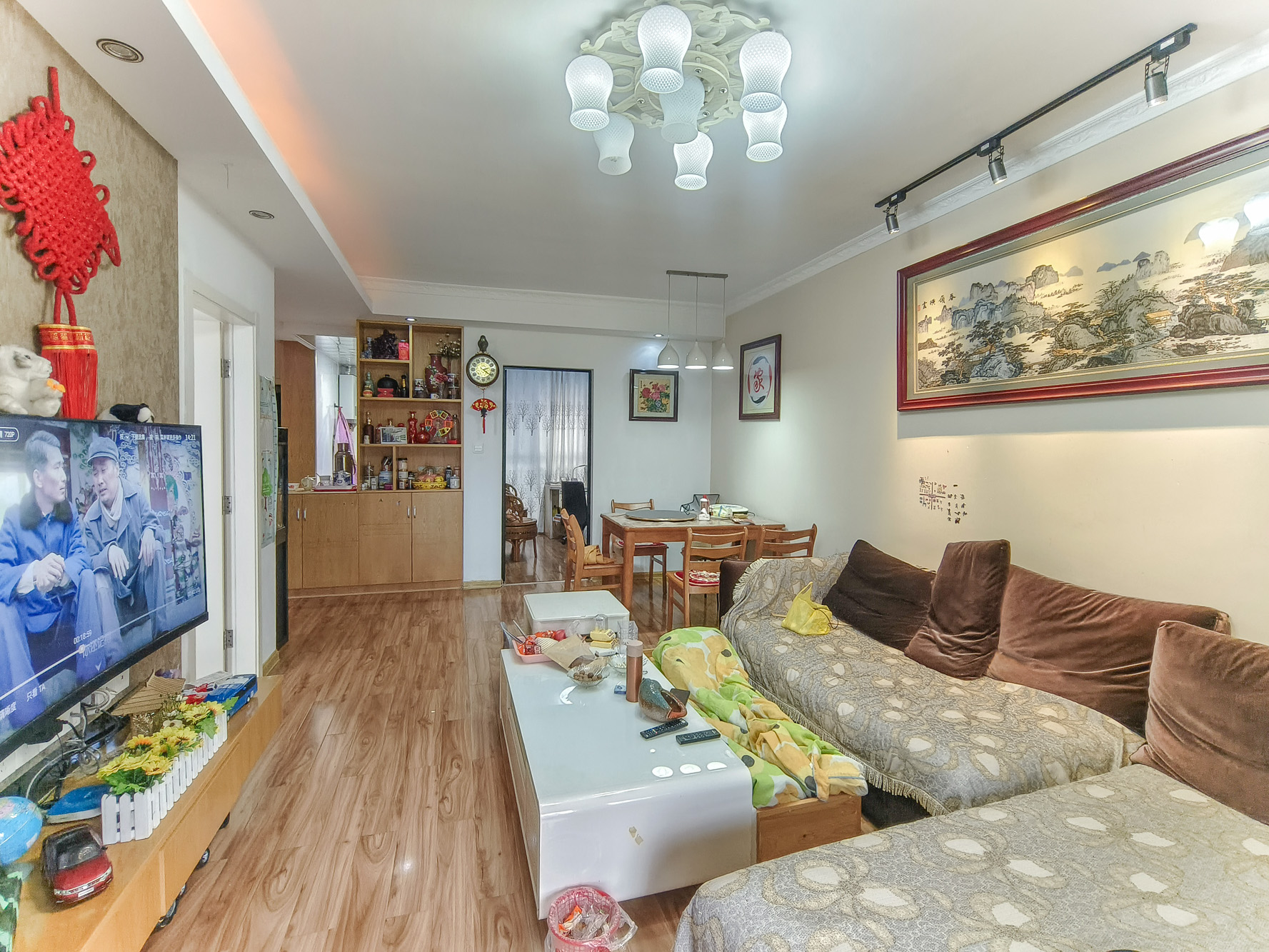 三一街区  3室2厅1卫   65.00万客厅