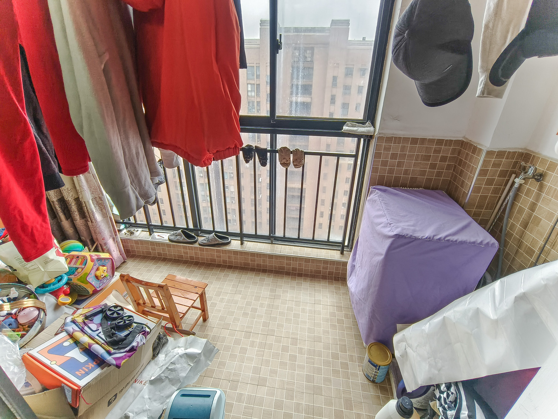 三一街区  3室2厅1卫   65.00万阳台