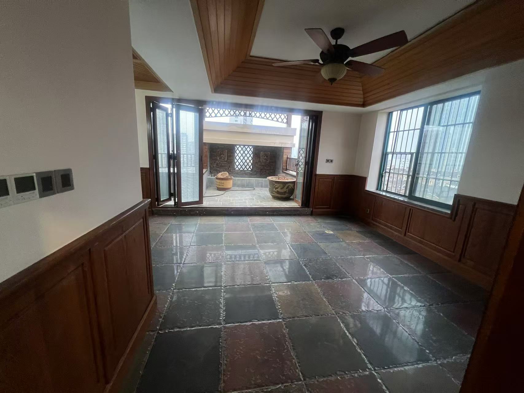 尚格名城天香国舍  9室4厅4卫    155.0万 尚格名城天香国舍  9室4厅4卫    155.0万