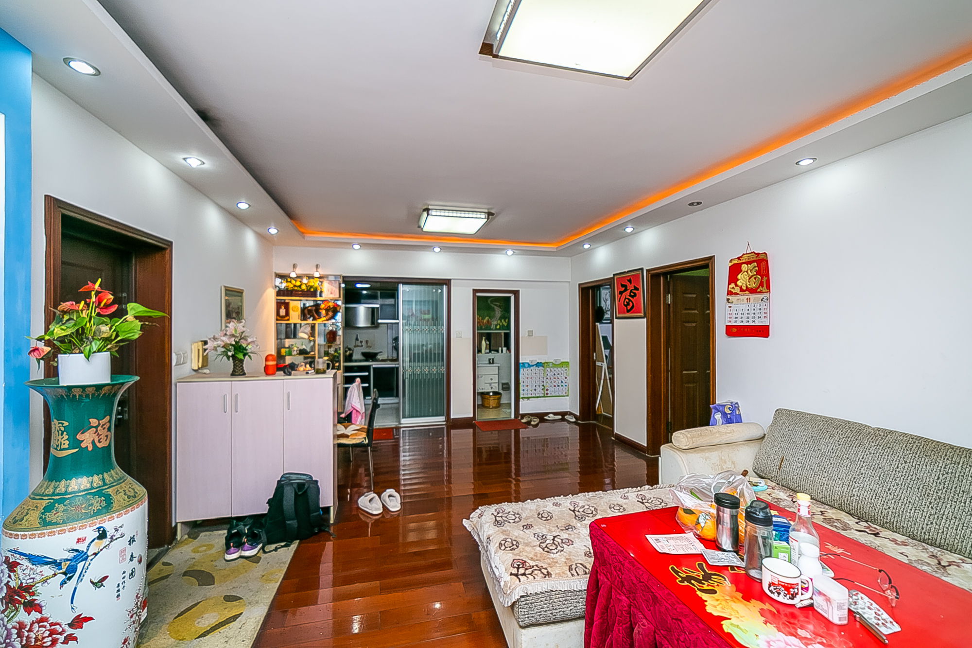 南国新城 2室2厅1卫 56.8万 南国新城 2室2厅1卫 56.8万客厅