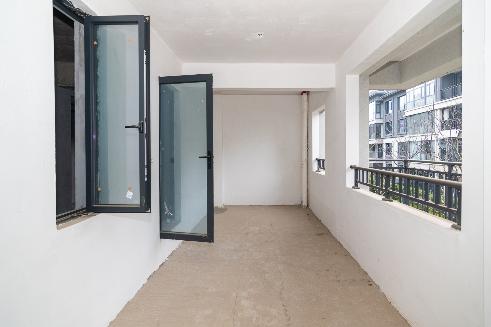 长房越秀星悦荟  5室2厅2卫    208.0万 长房越秀星悦荟  5室2厅2卫    208.0万阳台