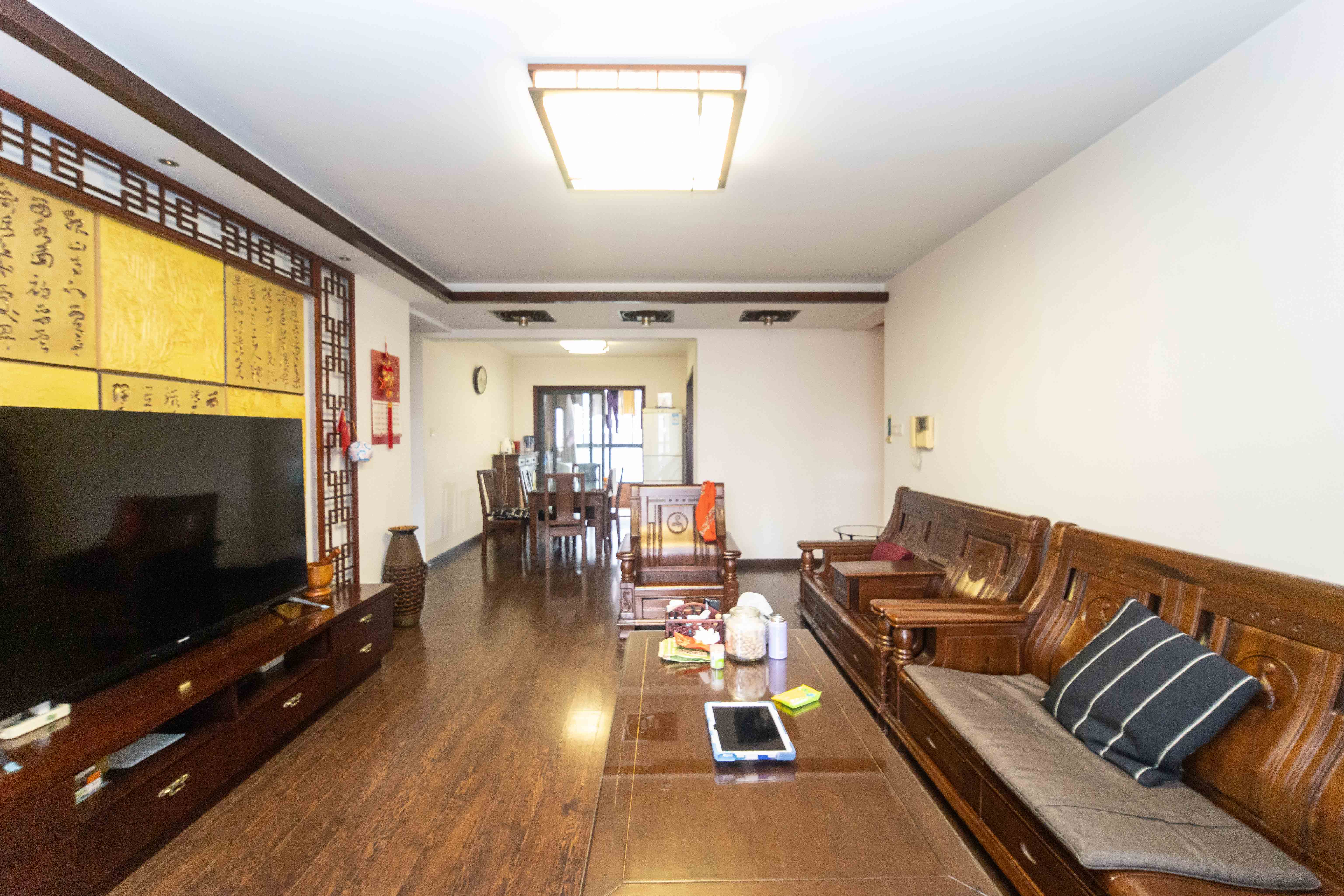 西子花苑 3室2厅2卫 118.5万 西子花苑 3室2厅2卫 118.5万客厅