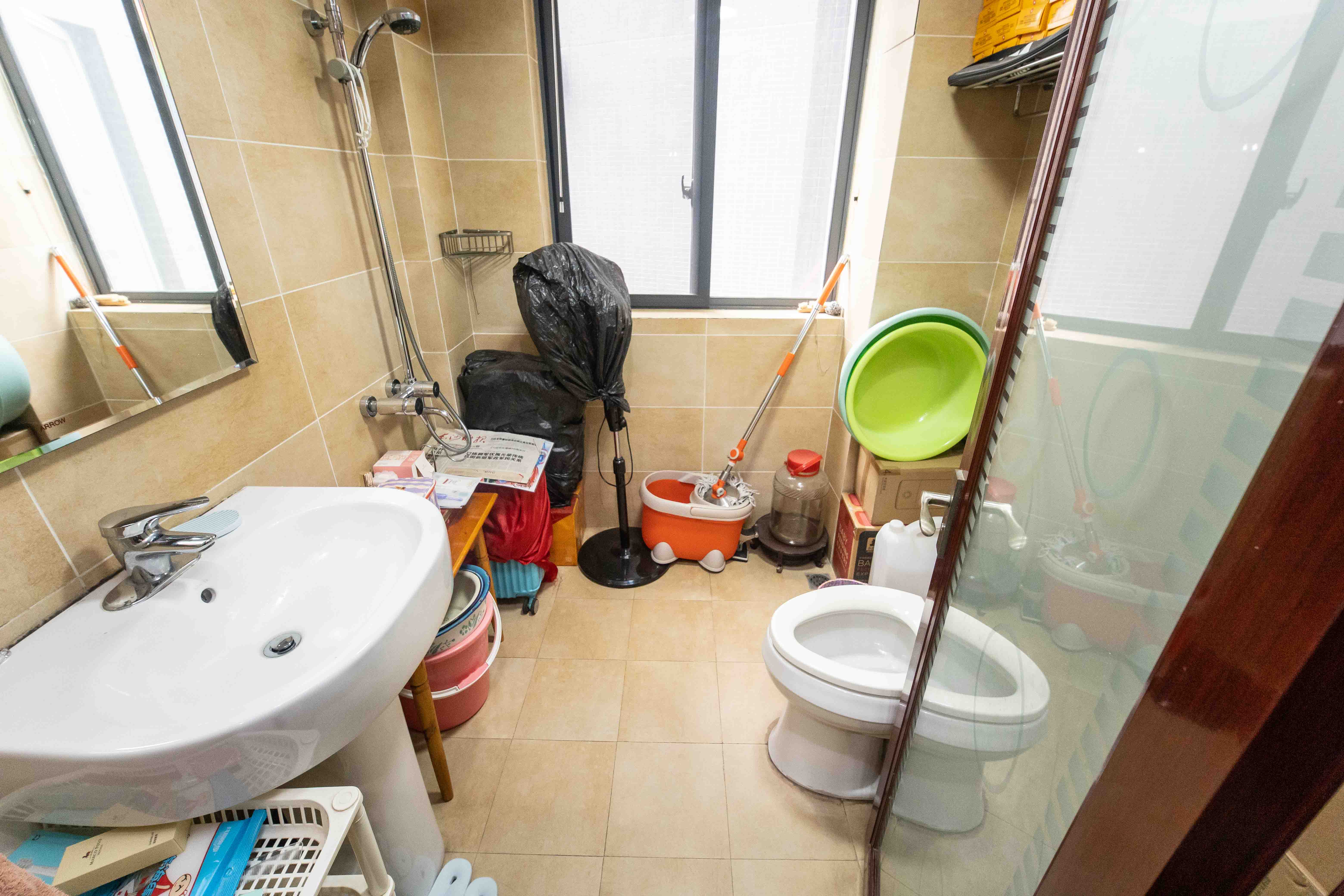 西子花苑 3室2厅2卫 118.5万 西子花苑 3室2厅2卫 118.5万卫生间