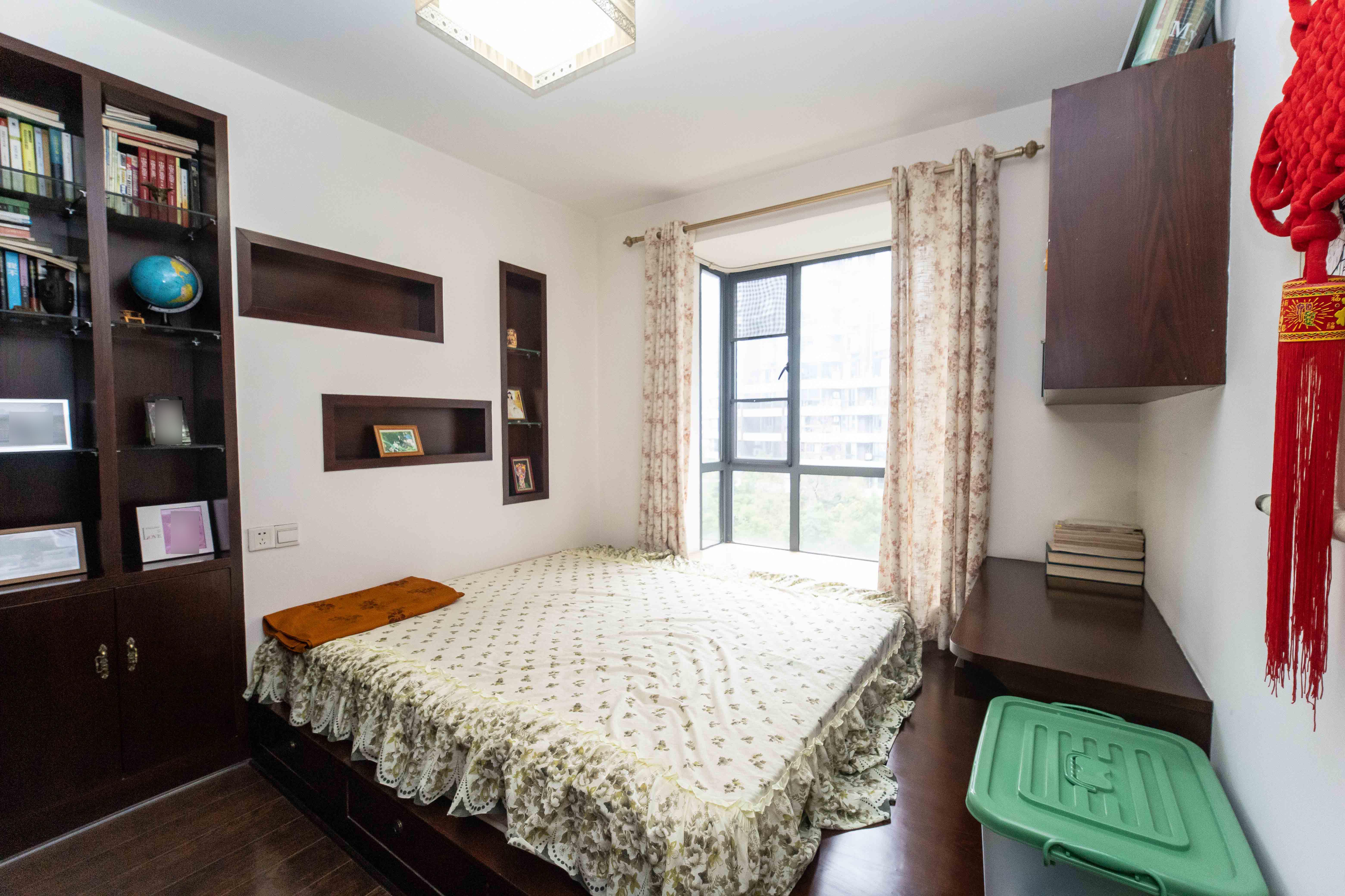 西子花苑 3室2厅2卫 118.5万 西子花苑 3室2厅2卫 118.5万卧室