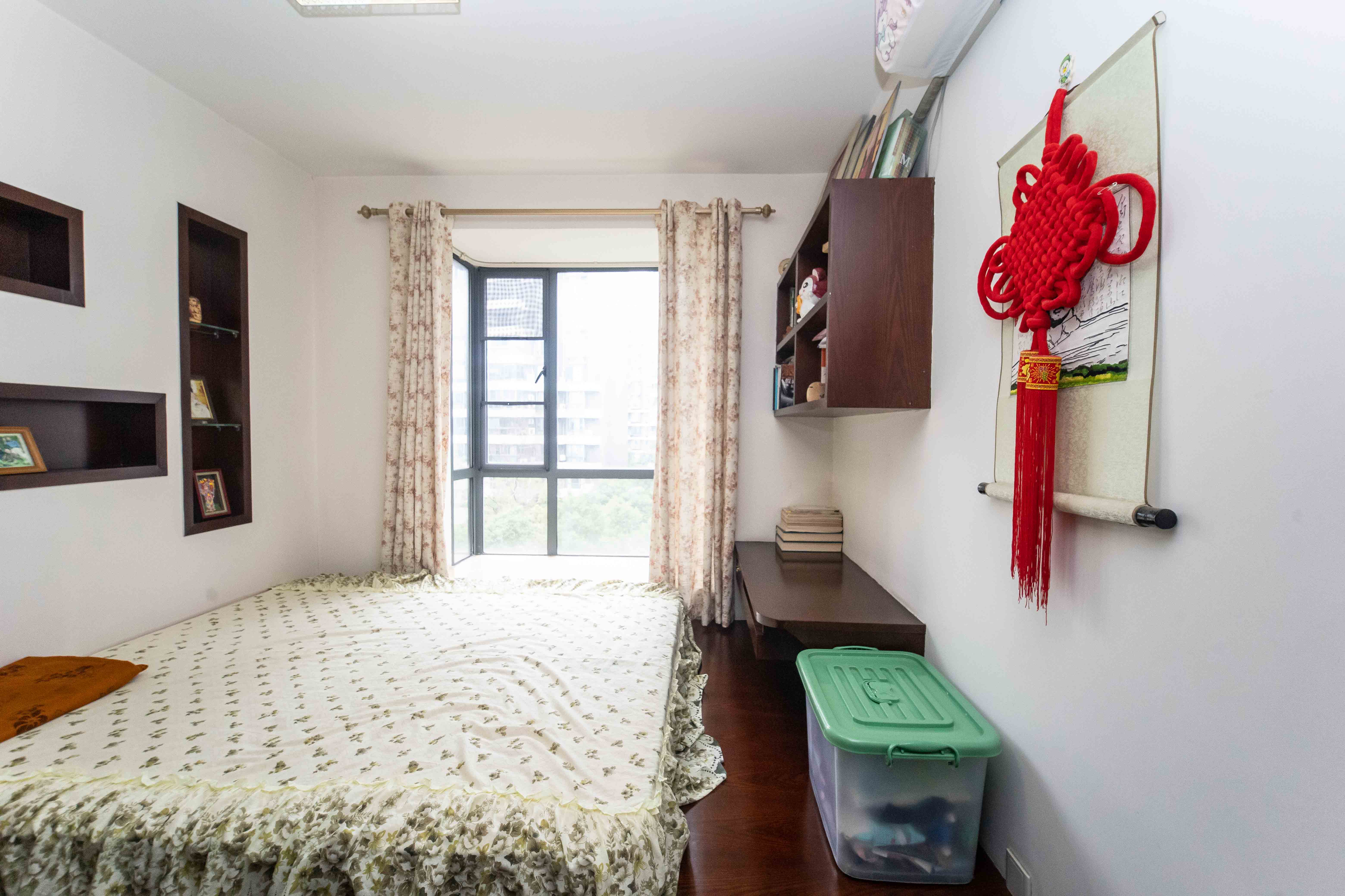 西子花苑 3室2厅2卫 118.5万 西子花苑 3室2厅2卫 118.5万卧室