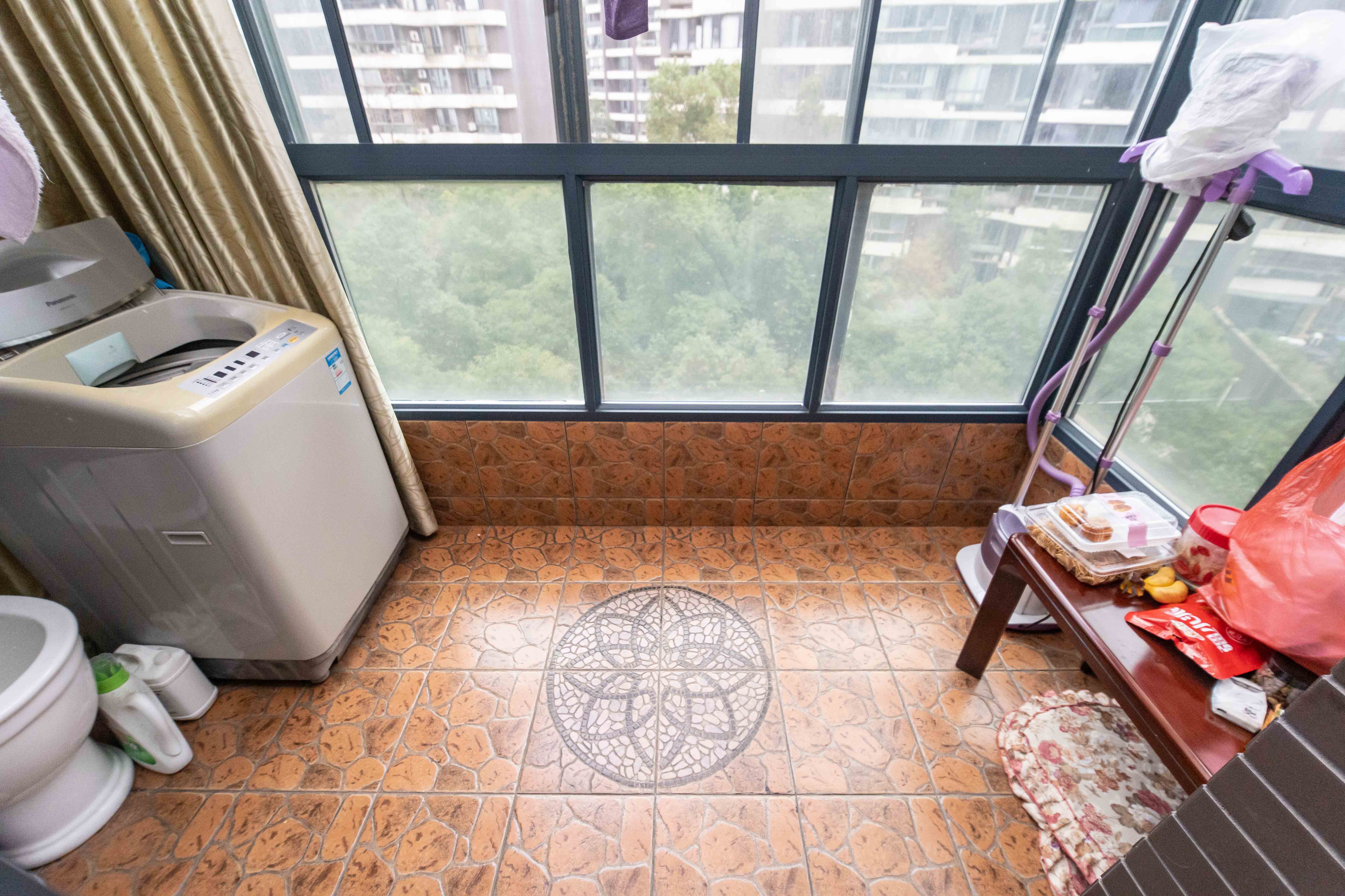 西子花苑 3室2厅2卫 118.5万 西子花苑 3室2厅2卫 118.5万阳台