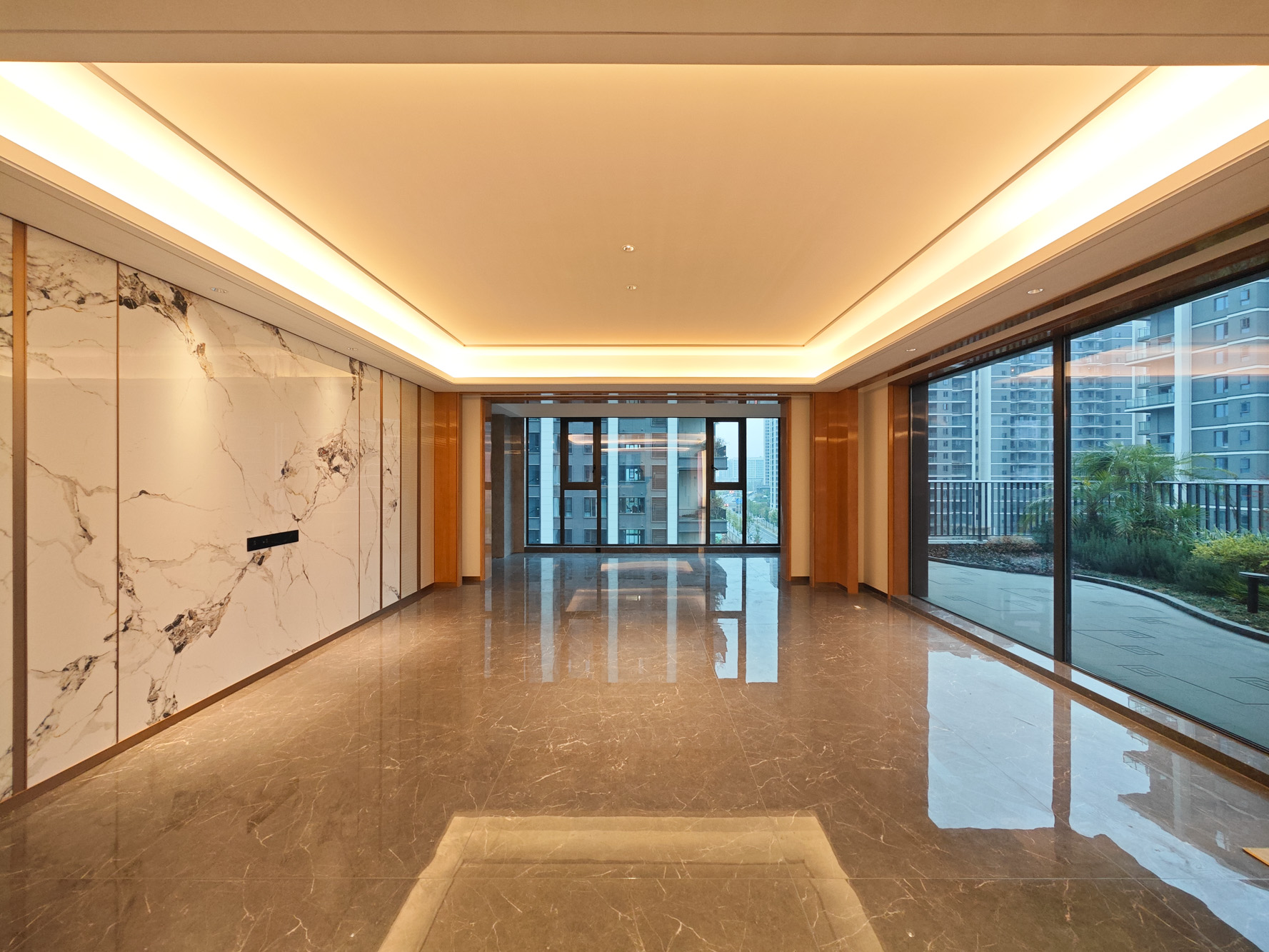 运达会展湾一期  4室2厅3卫   580.00万