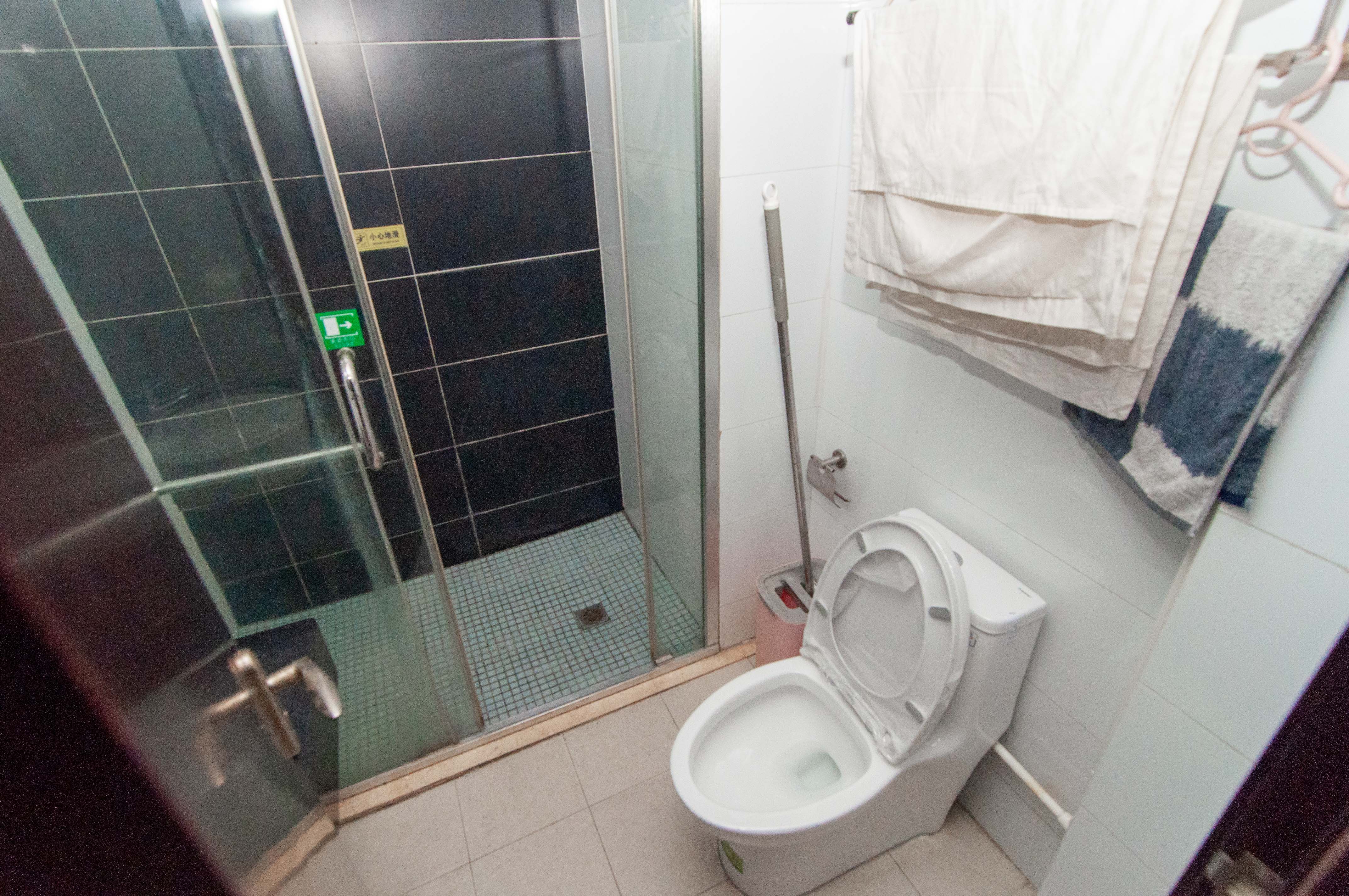 中一九骏(枫桥苑)  1室1厅1卫    30.0万 中一九骏(枫桥苑)  1室1厅1卫    30.0万卫生间