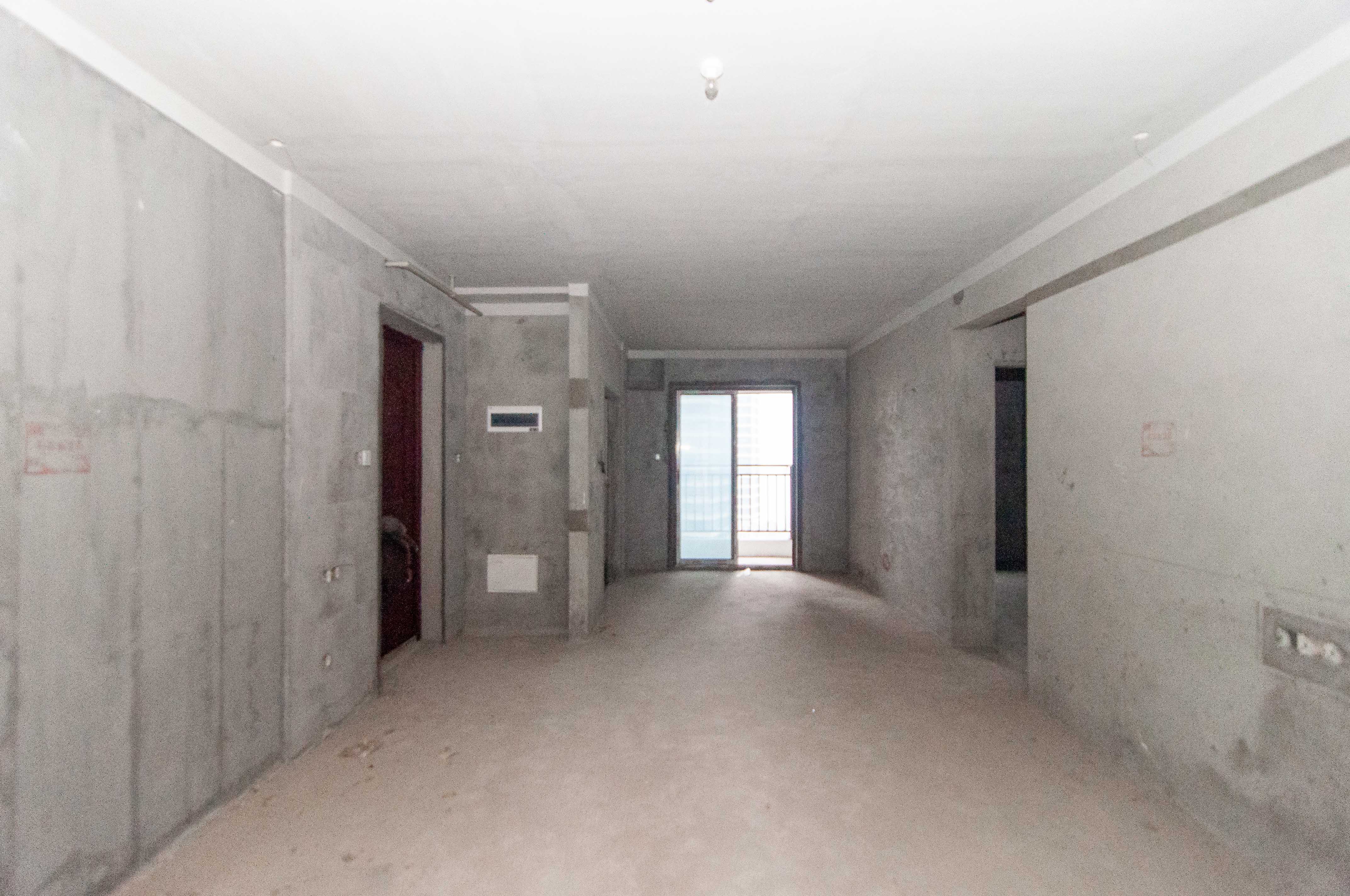 卓越浅水湾 4室2厅2卫 136.0万 卓越浅水湾 4室2厅2卫 136.0万客厅