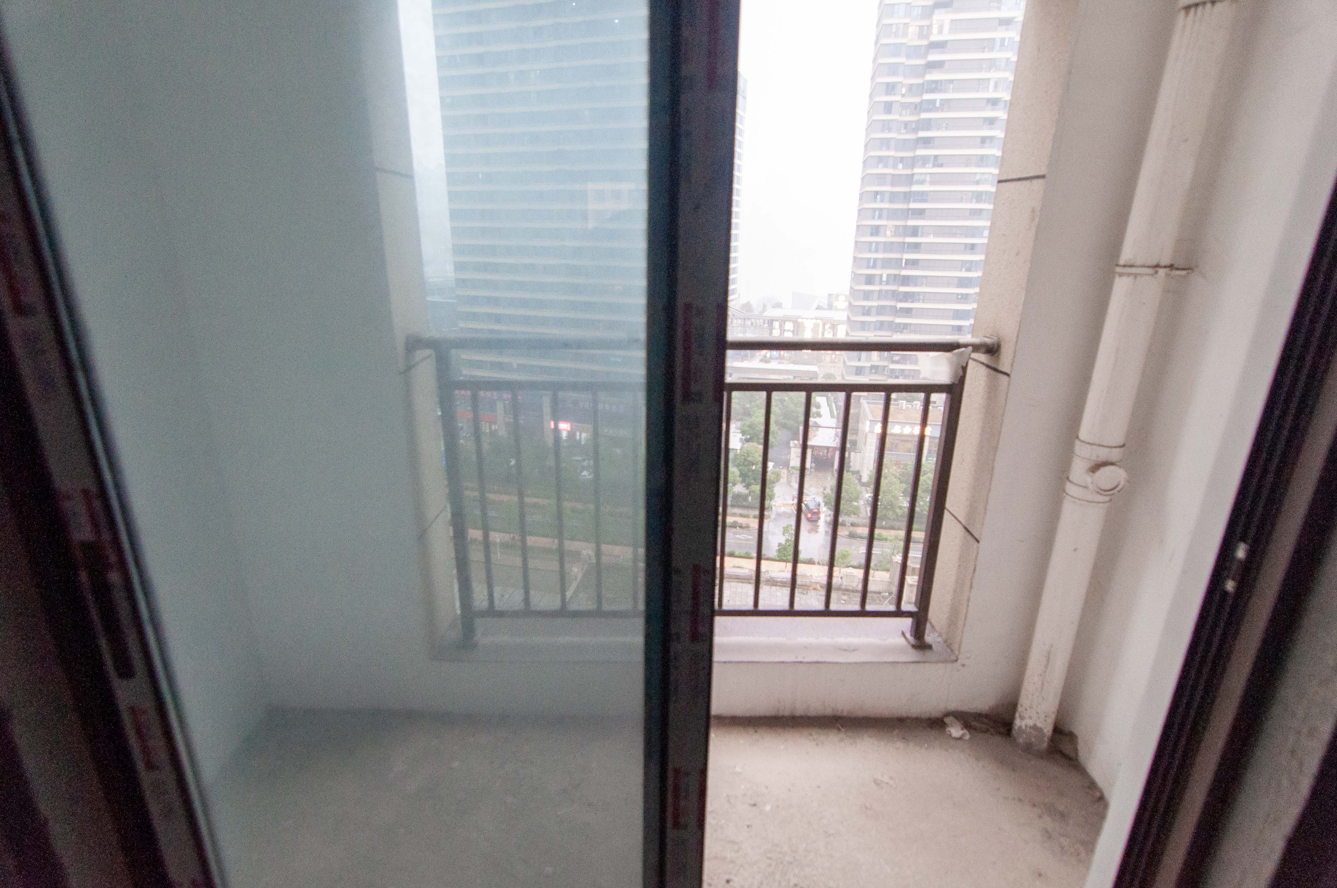 卓越浅水湾  4室2厅2卫    136.0万其他