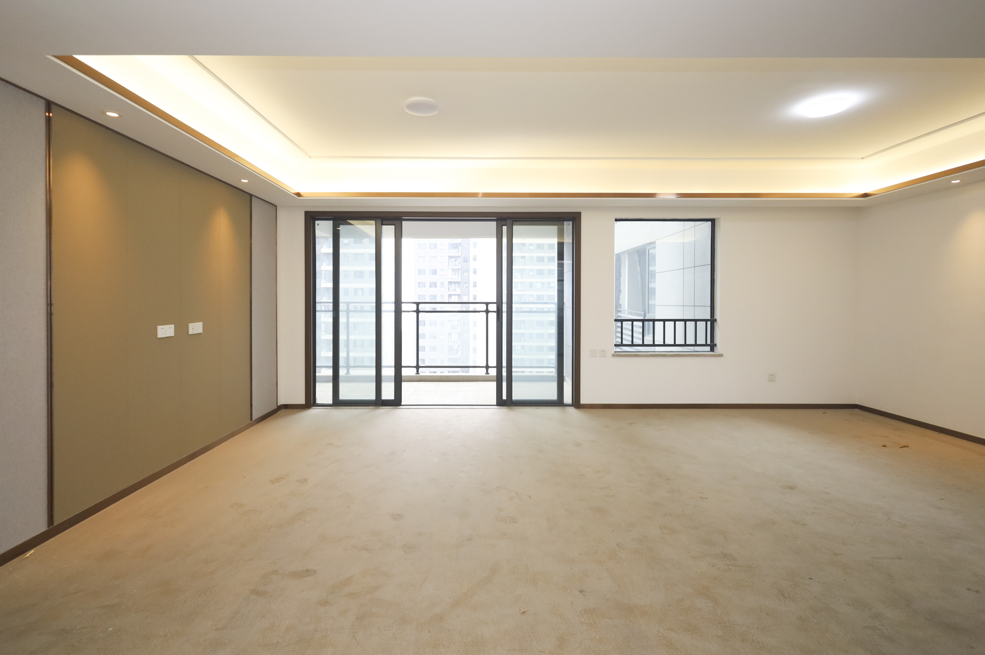 长沙万境潇湘  4室2厅2卫   153.00万