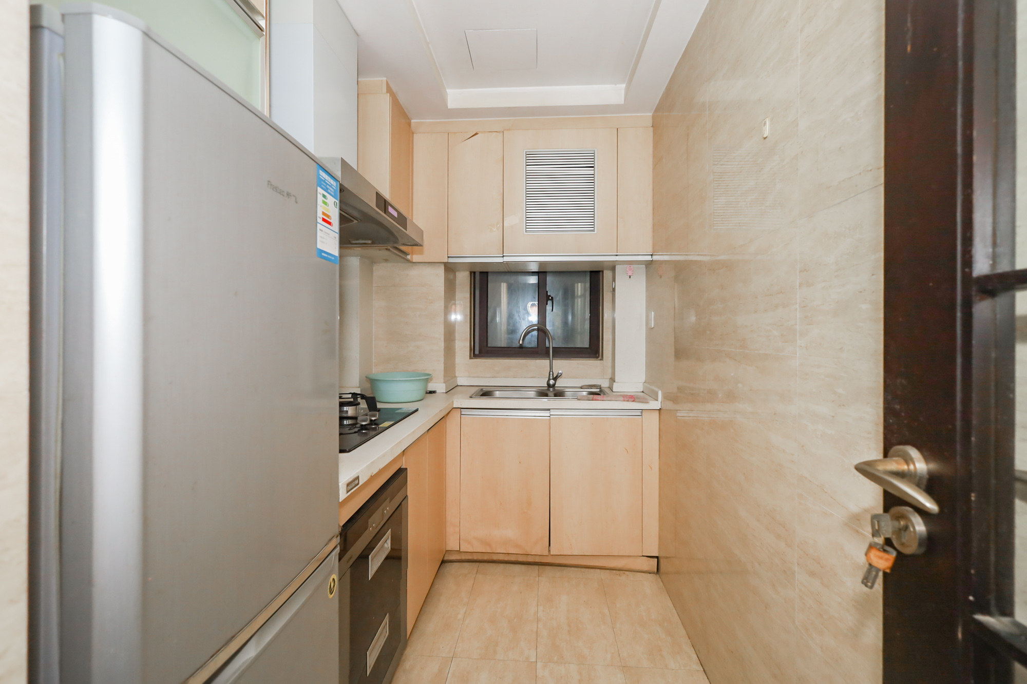 绿地中央广场  3室2厅1卫    110.0万厨房