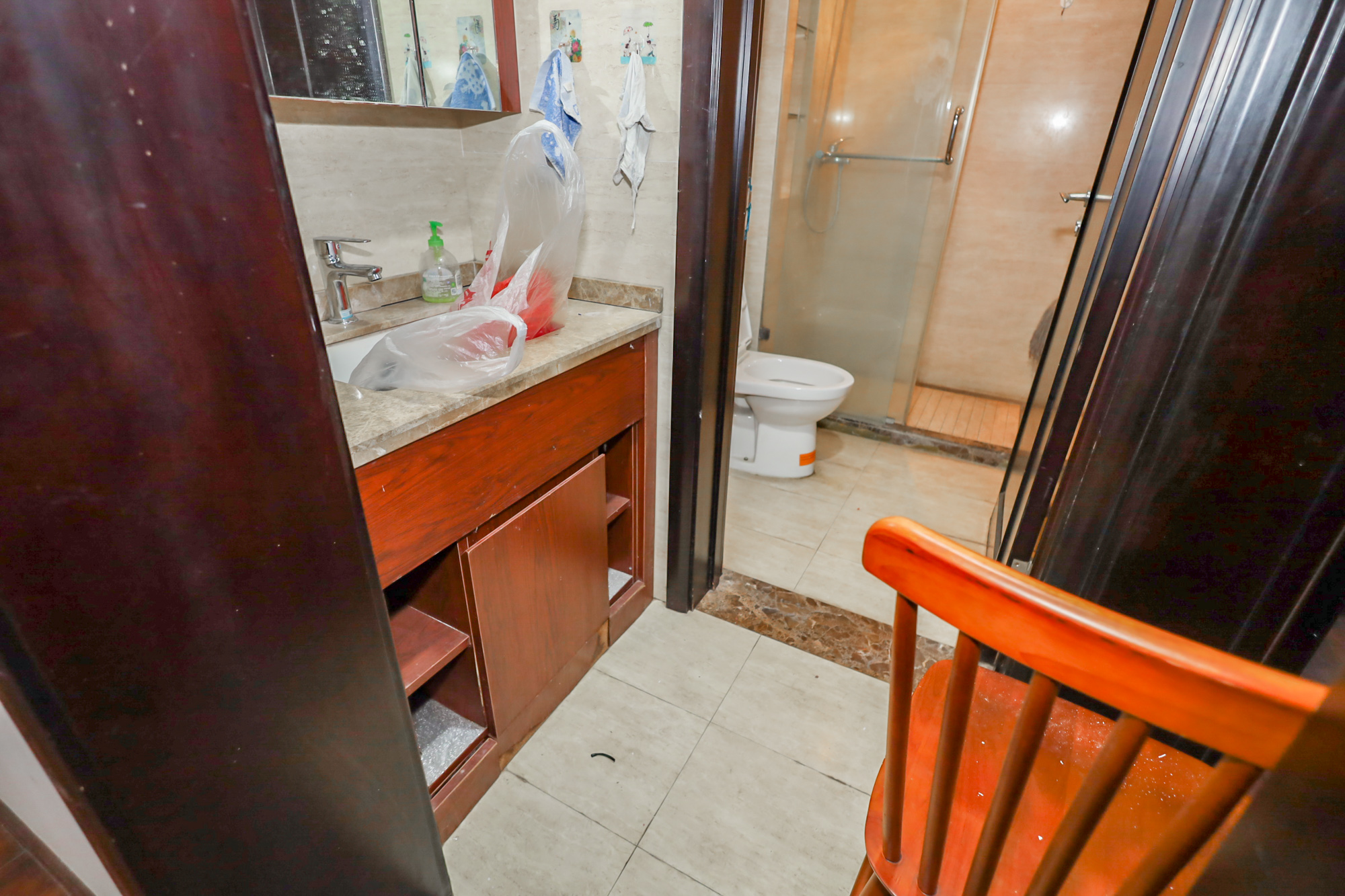 绿地中央广场  3室2厅1卫    110.0万卫生间