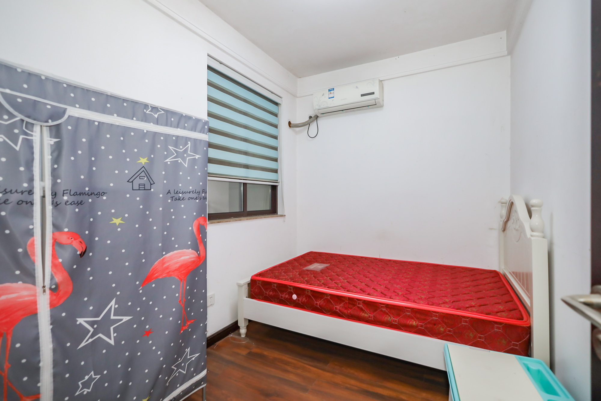 绿地中央广场  3室2厅1卫    110.0万卧室