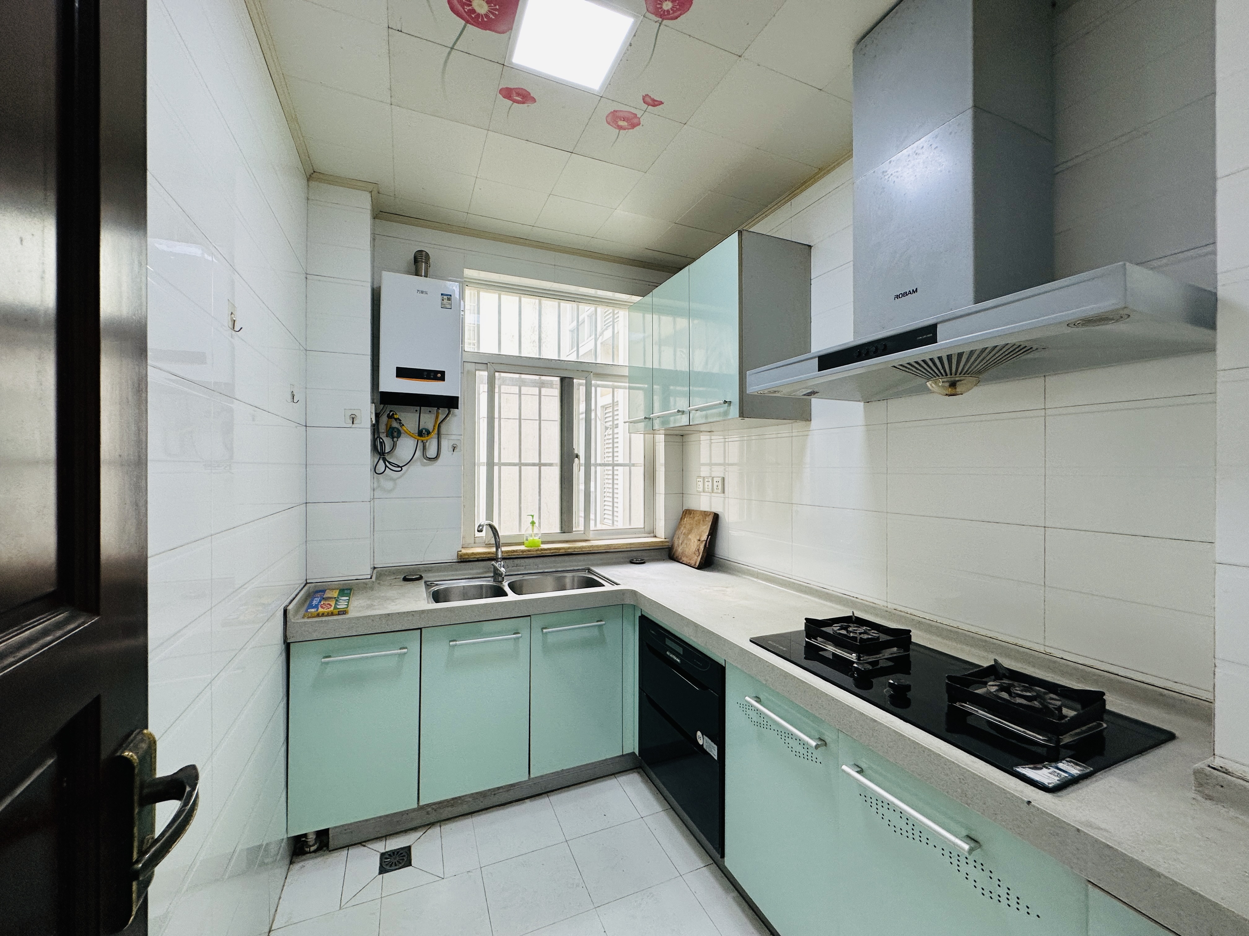 维多利亚花园 2室2厅1卫 101.0万 维多利亚花园 2室2厅1卫 101.0万厨房