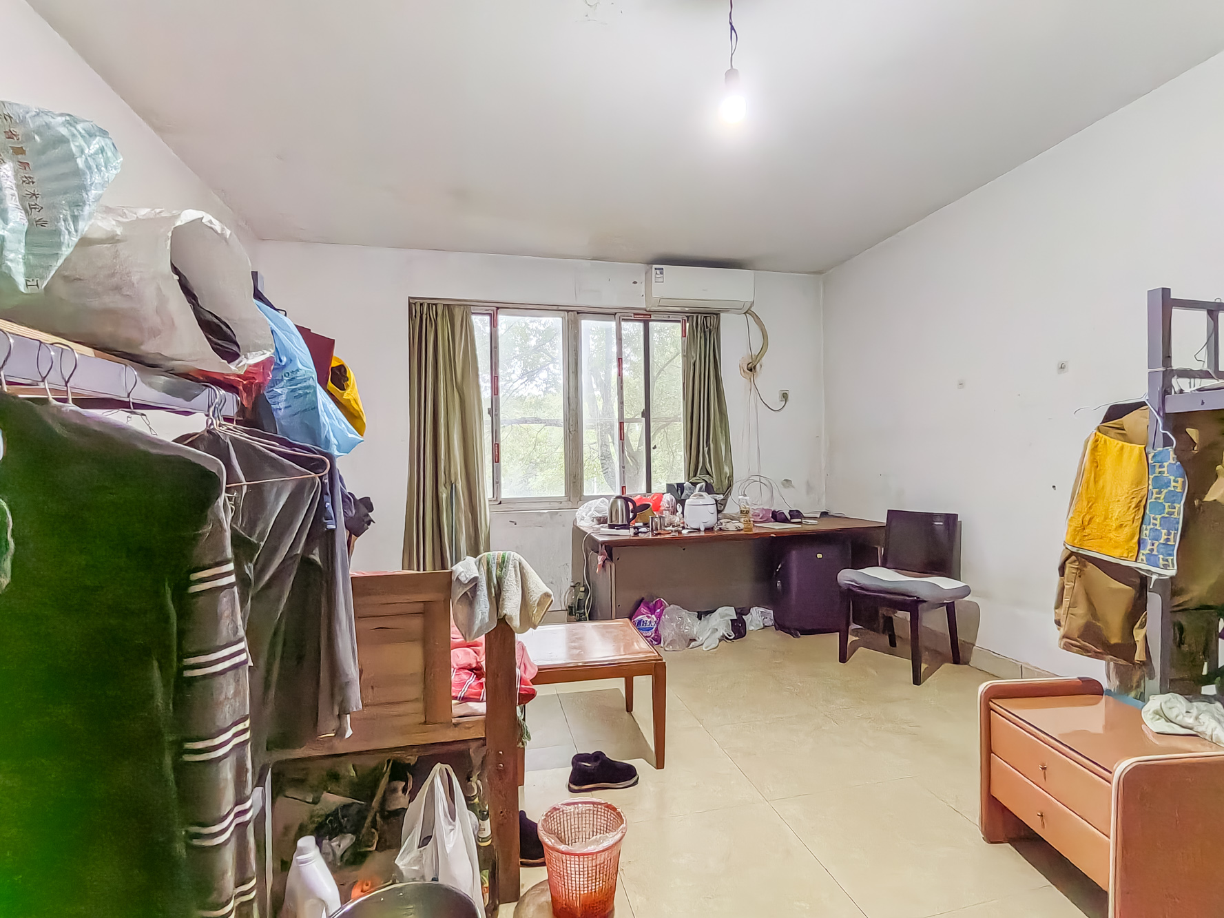 泰格林纸  4室2厅2卫    68.0万卧室