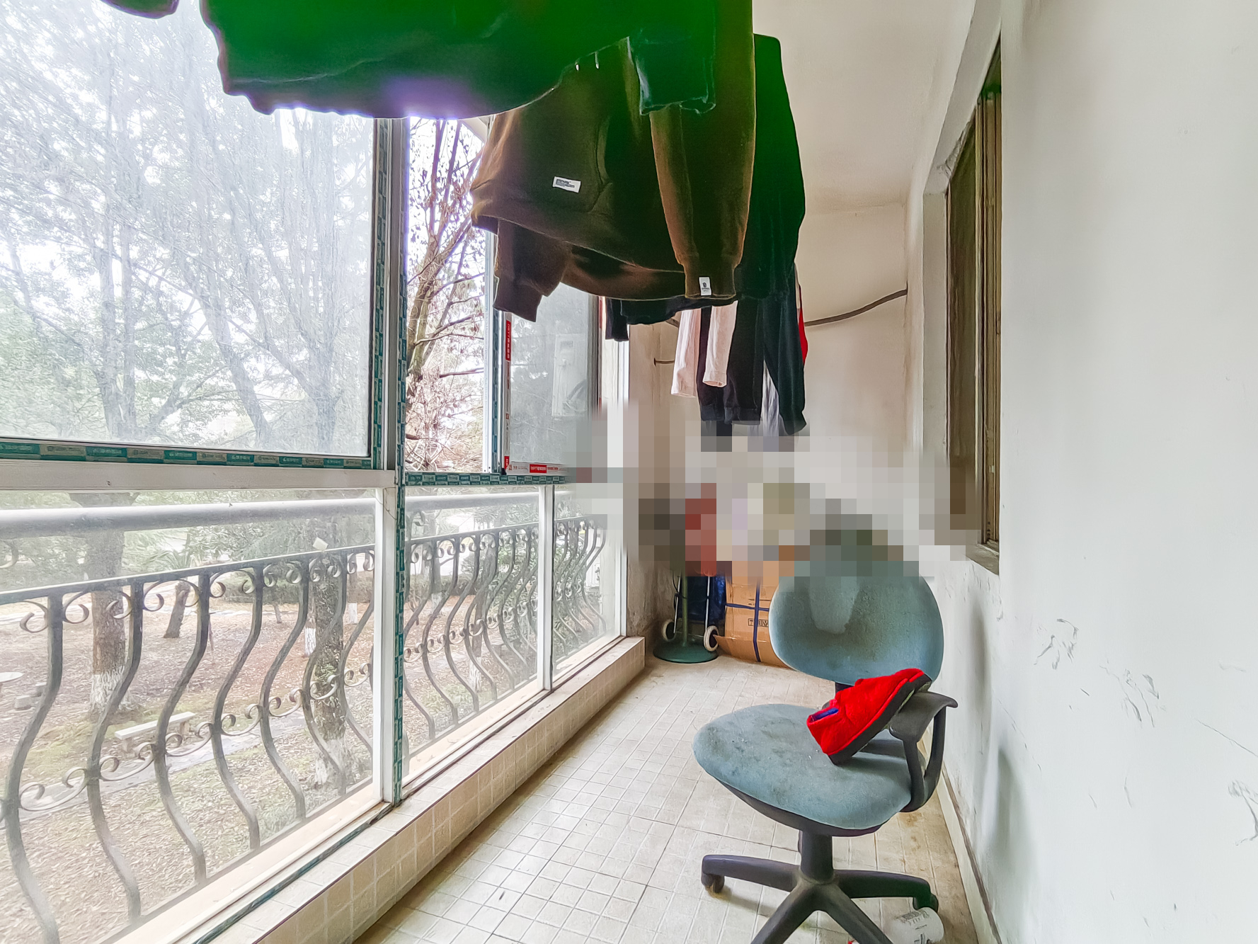 泰格林纸  4室2厅2卫    68.0万阳台