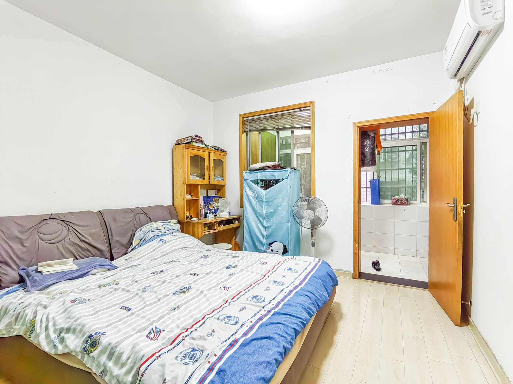 中南汽车世界  2室2厅1卫    34.8万 中南汽车世界  2室2厅1卫    34.8万卧室