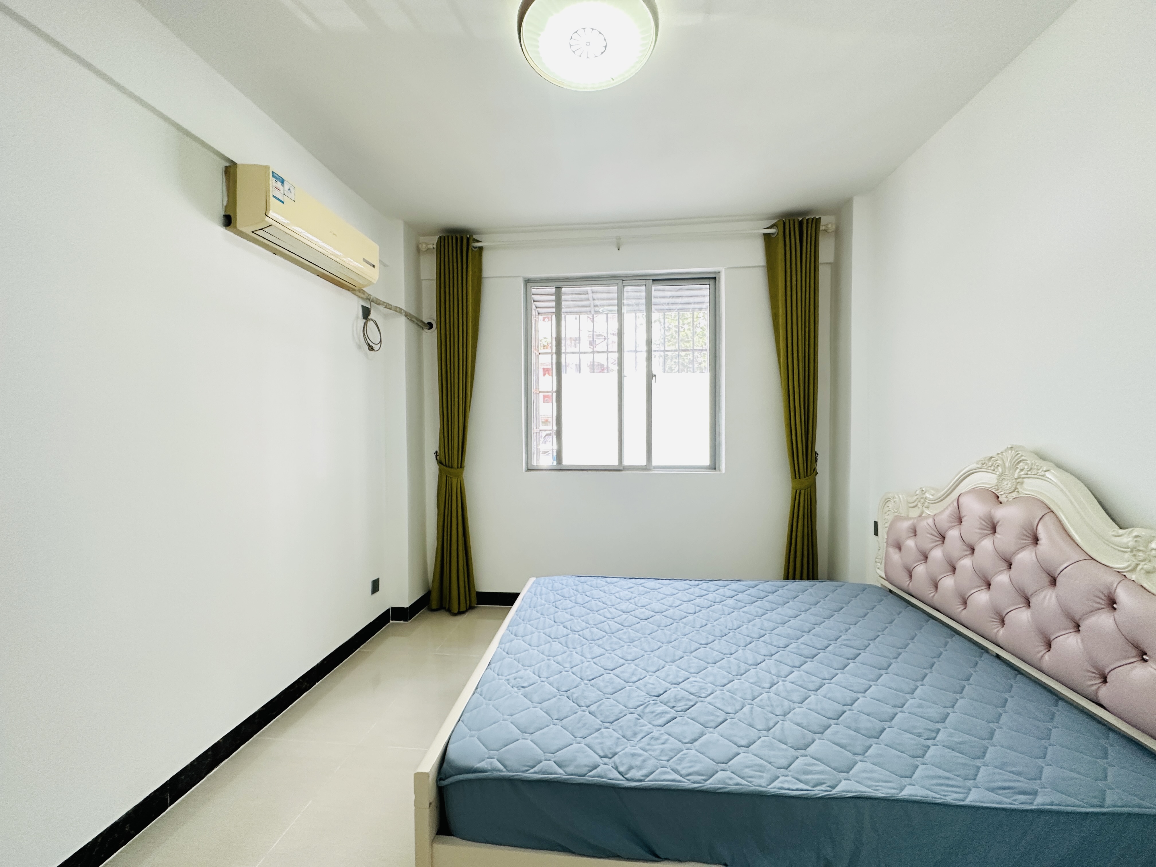 怡昌花园  4室2厅2卫    129.0万 怡昌花园  4室2厅2卫    129.0万卧室