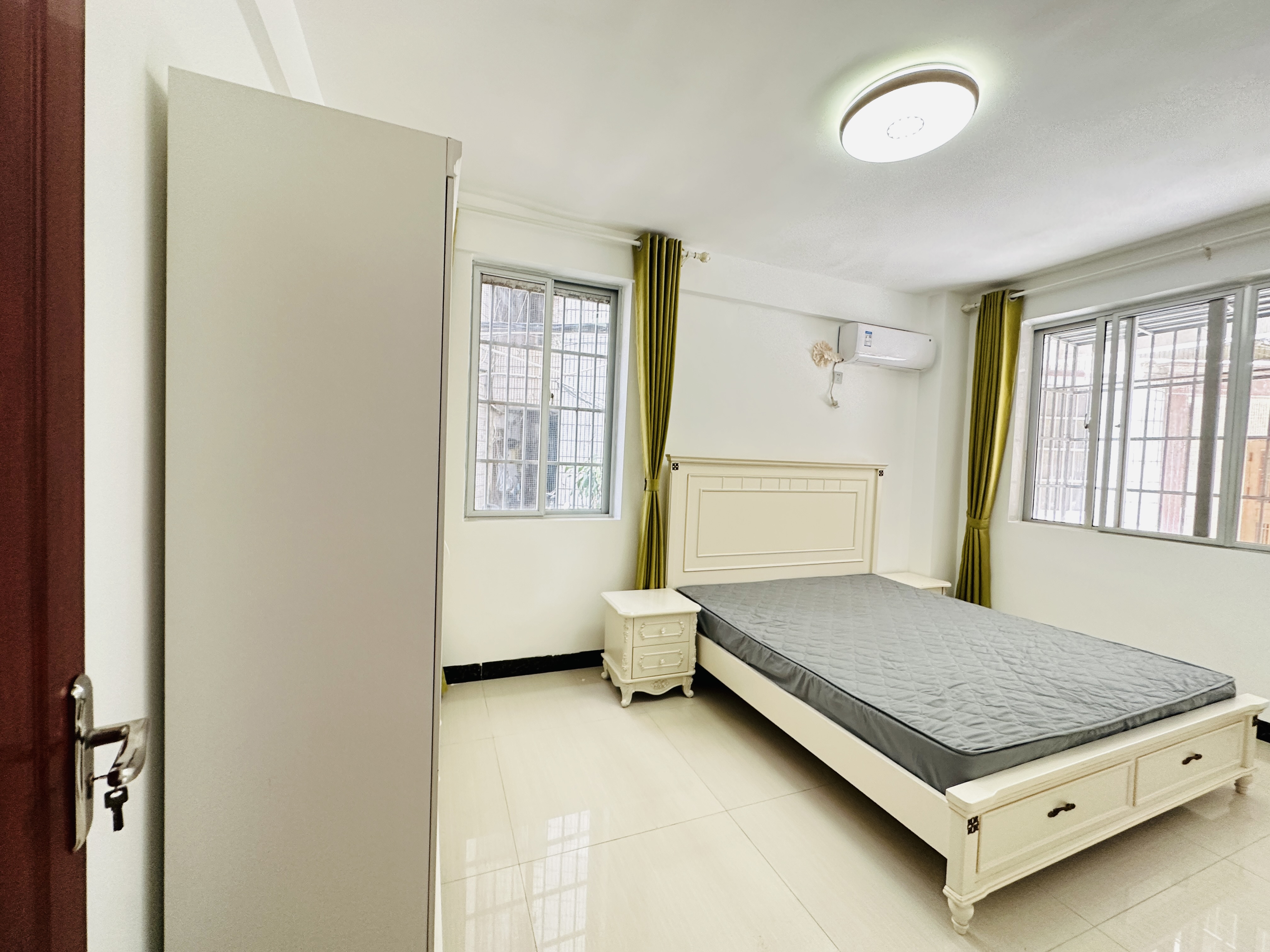 怡昌花园  4室2厅2卫    129.0万 怡昌花园  4室2厅2卫    129.0万卧室