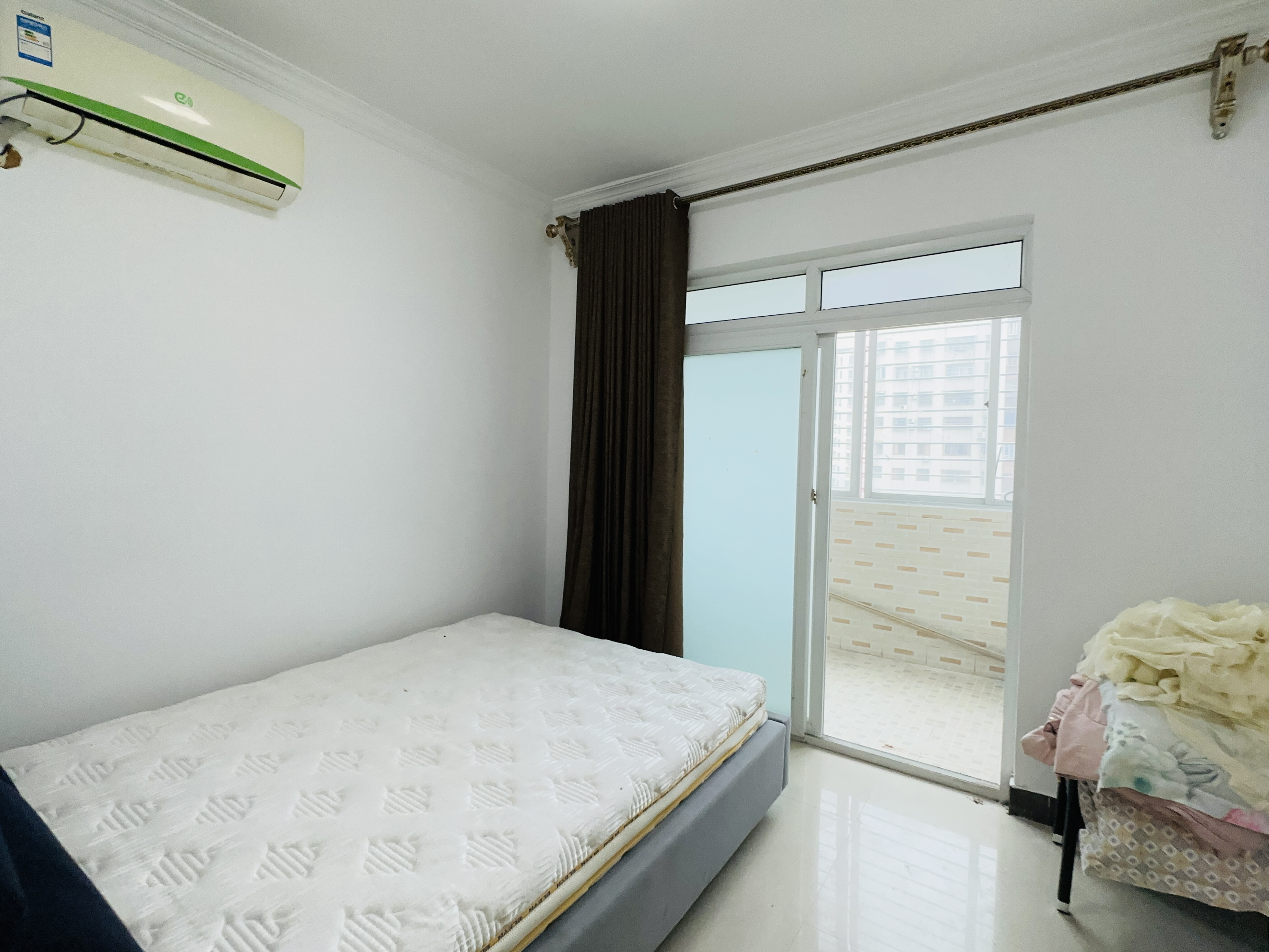 富豪大厦(富豪花园) 2室2厅1卫 139.5万 富豪大厦(富豪花园) 2室2厅1卫 139.5万卧室