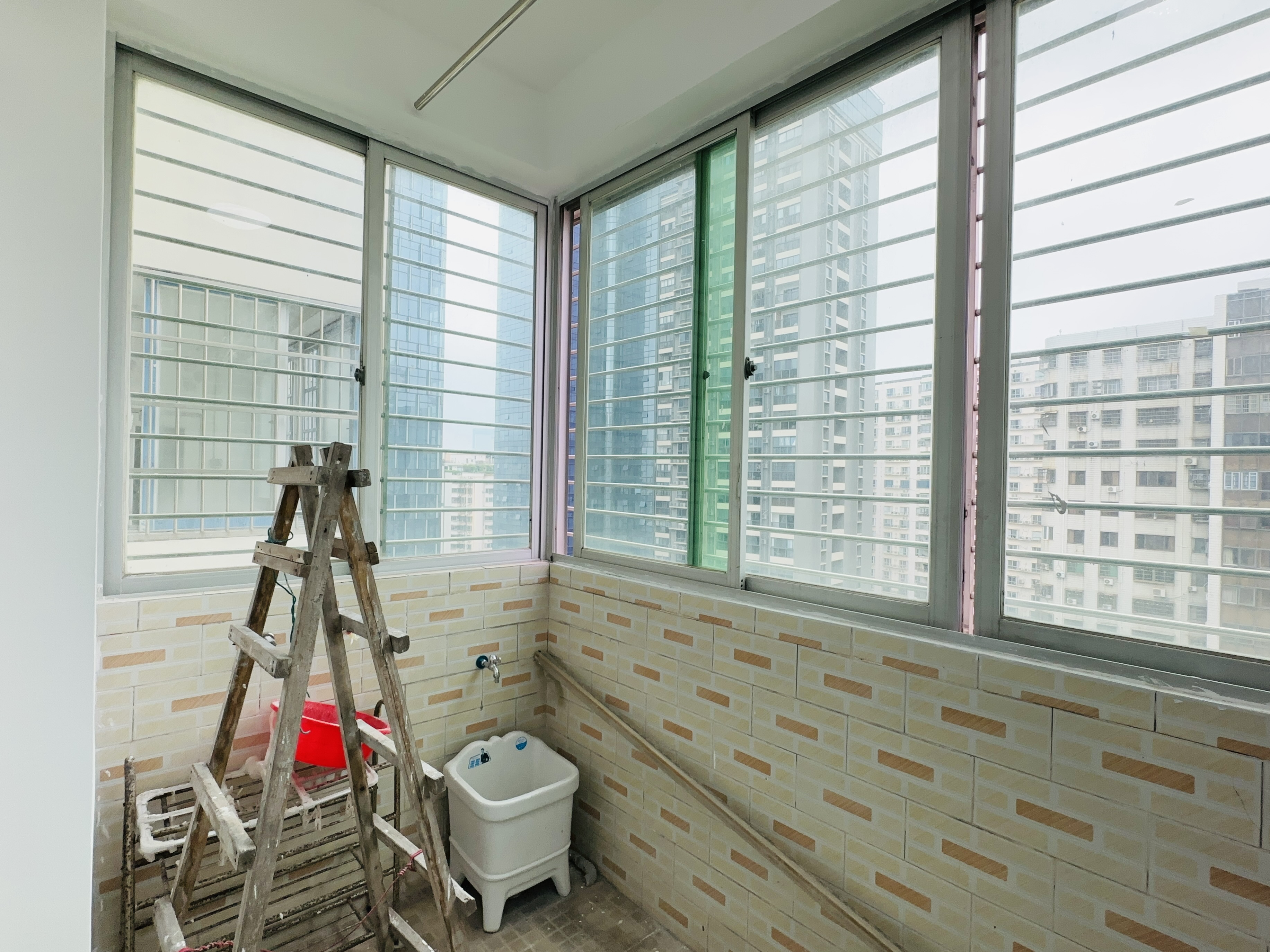 富豪大厦(富豪花园) 2室2厅1卫 139.5万 富豪大厦(富豪花园) 2室2厅1卫 139.5万阳台