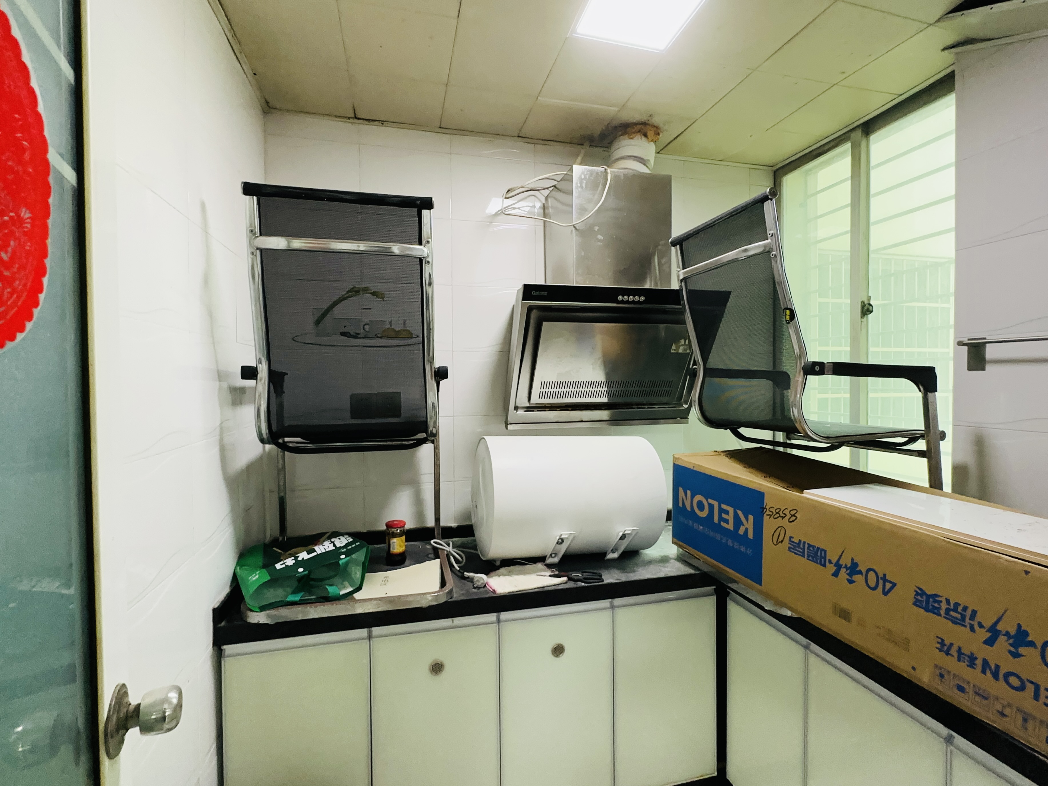 富豪大厦(富豪花园) 2室2厅1卫 139.5万 富豪大厦(富豪花园) 2室2厅1卫 139.5万厨房