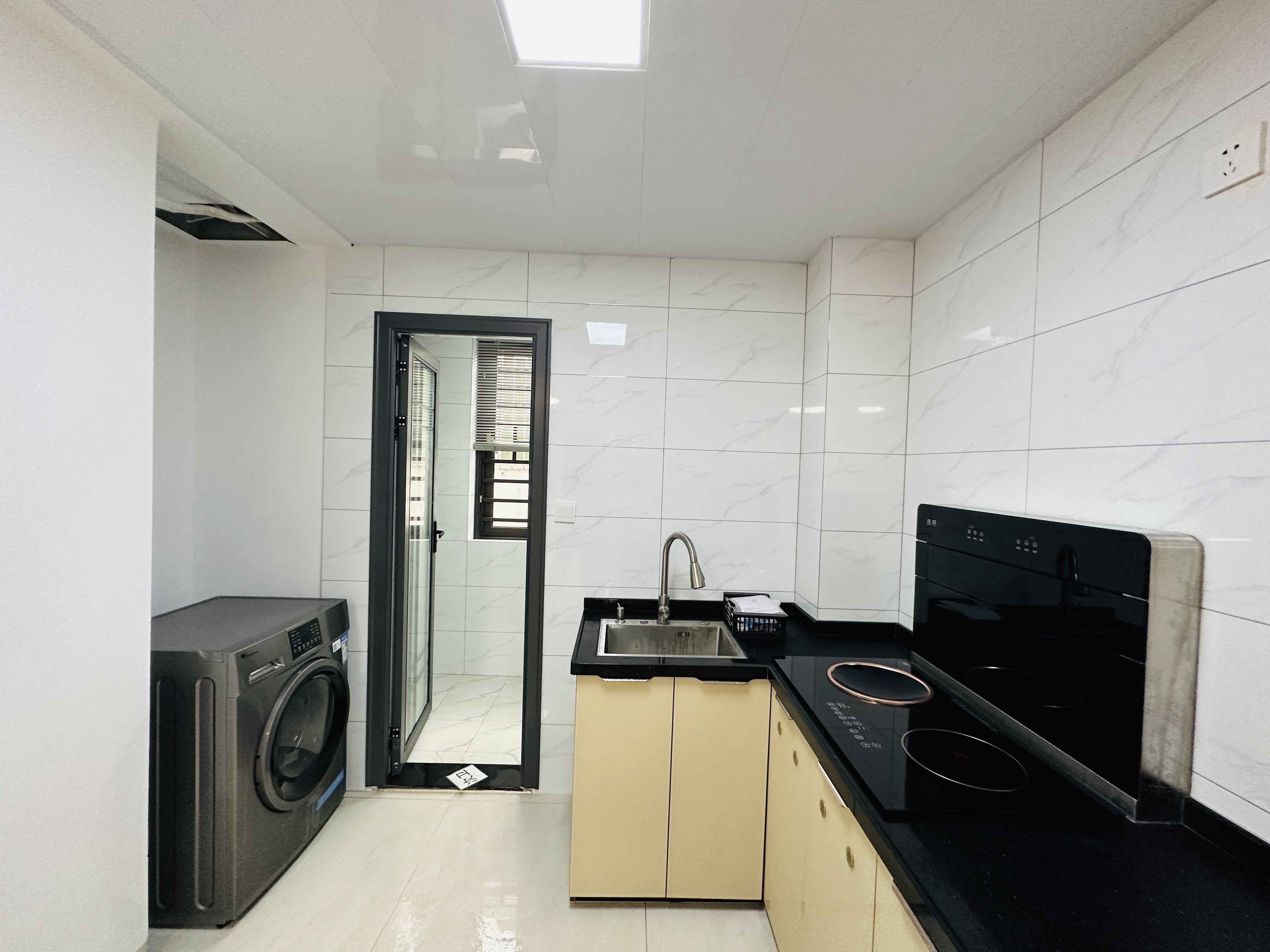 西城别院 1室1厅1卫 40.0万 西城别院 1室1厅1卫 40.0万厨房