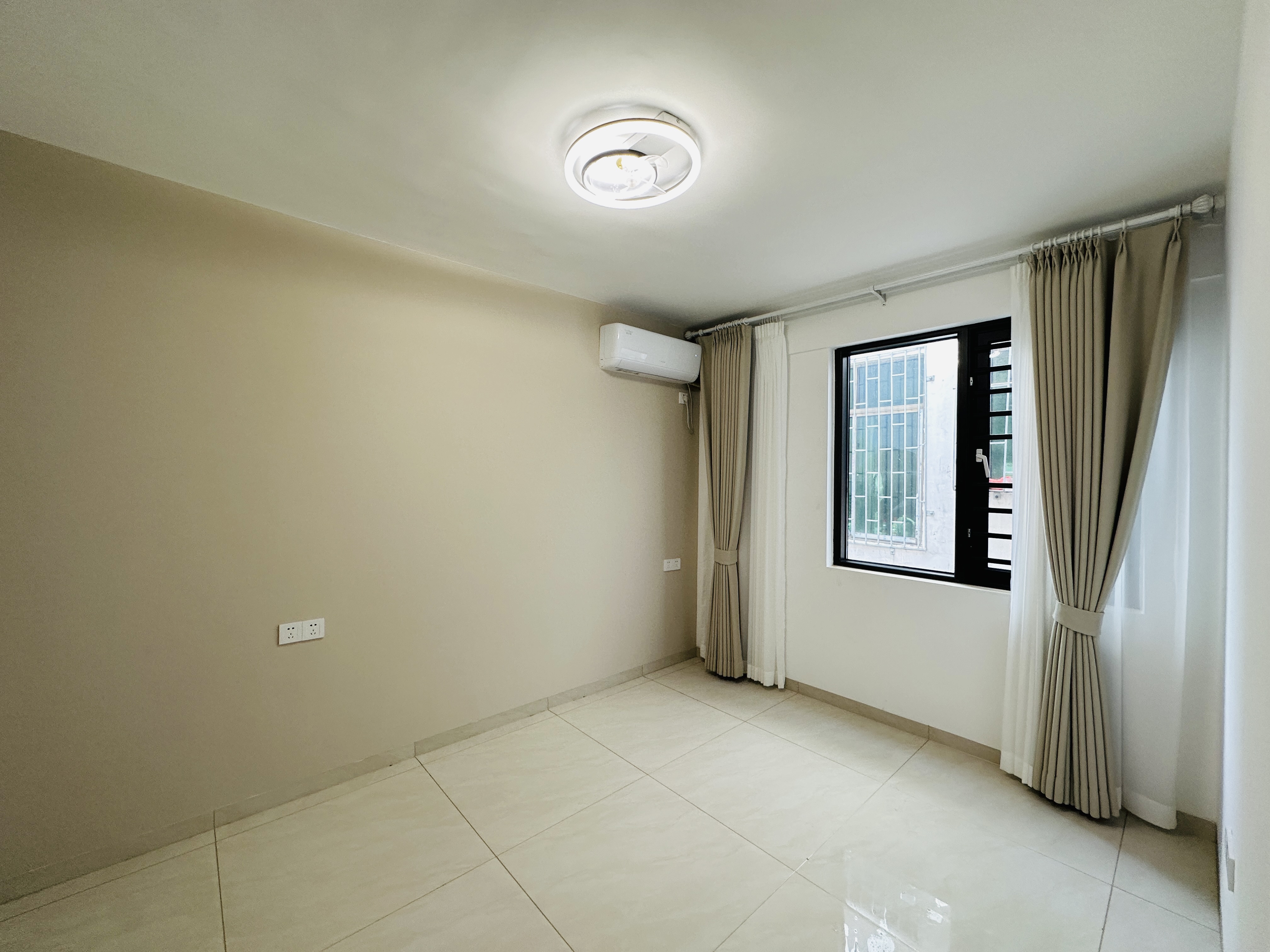 西城别院 3室2厅1卫 103.0万 西城别院 3室2厅1卫 103.0万卧室