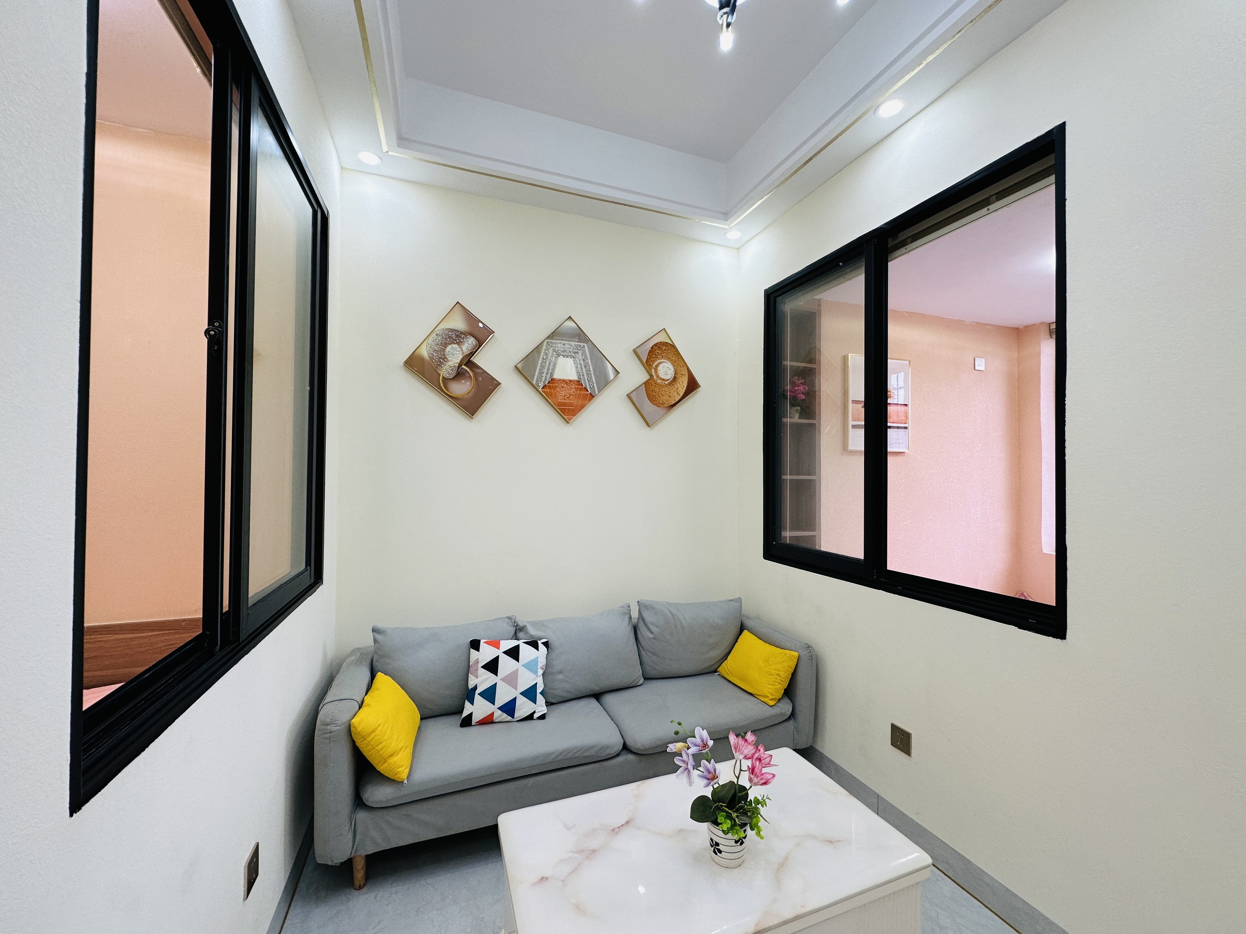 远东雅居 2室1厅1卫 55.0万 远东雅居 2室1厅1卫 55.0万客厅