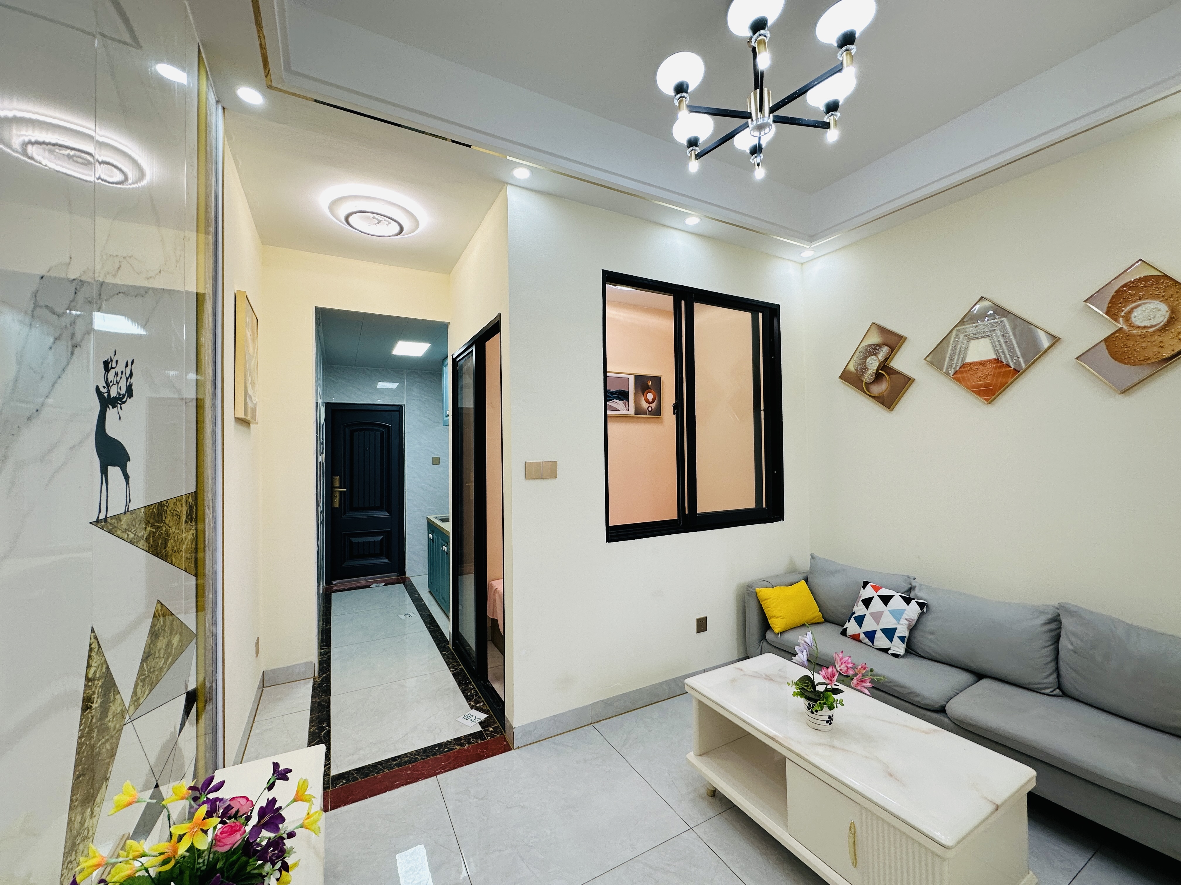 远东雅居 2室1厅1卫 55.0万 远东雅居 2室1厅1卫 55.0万客厅