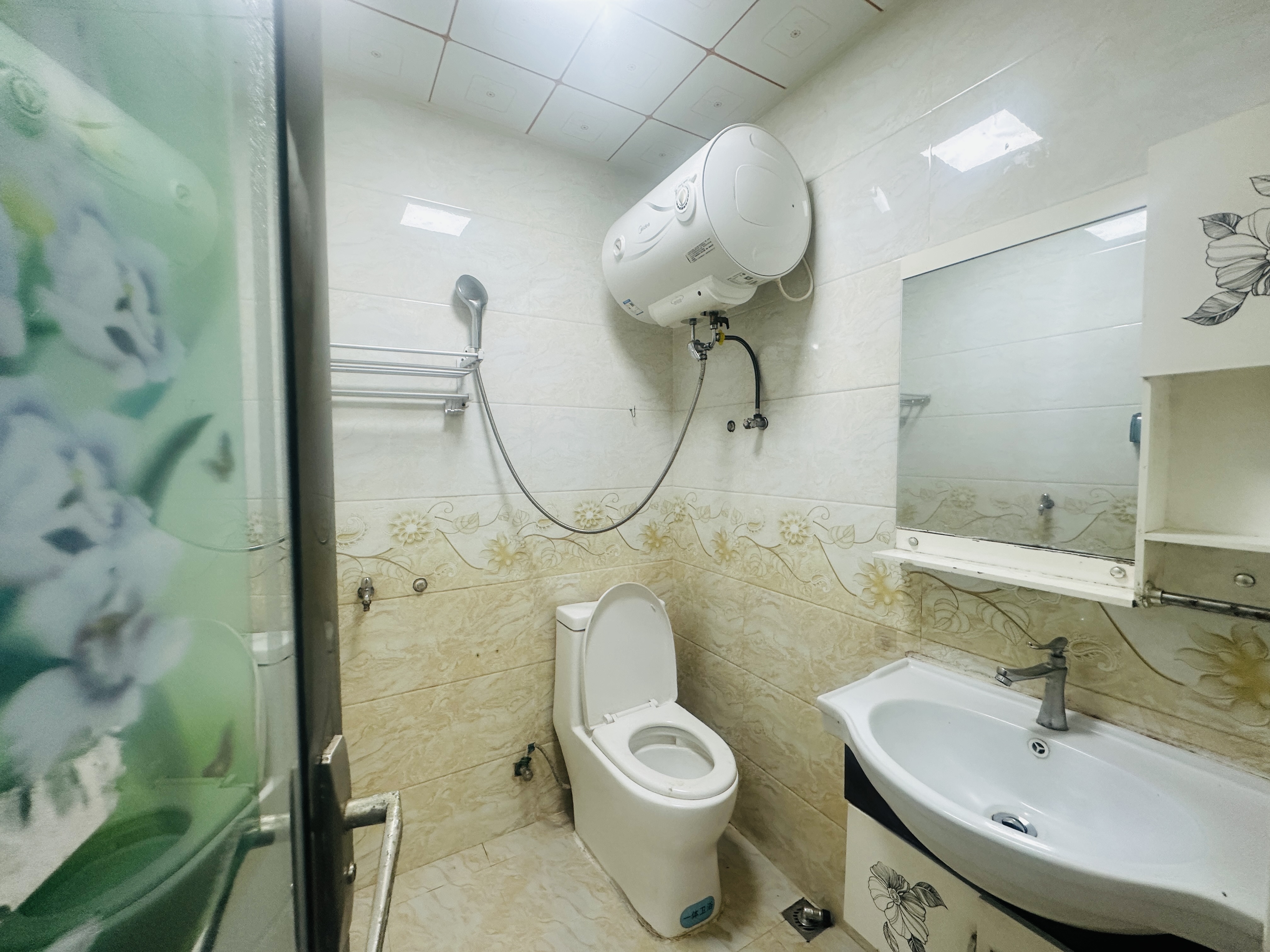 远东雅居 1室0厅1卫 41.8万 远东雅居 1室0厅1卫 41.8万卫生间