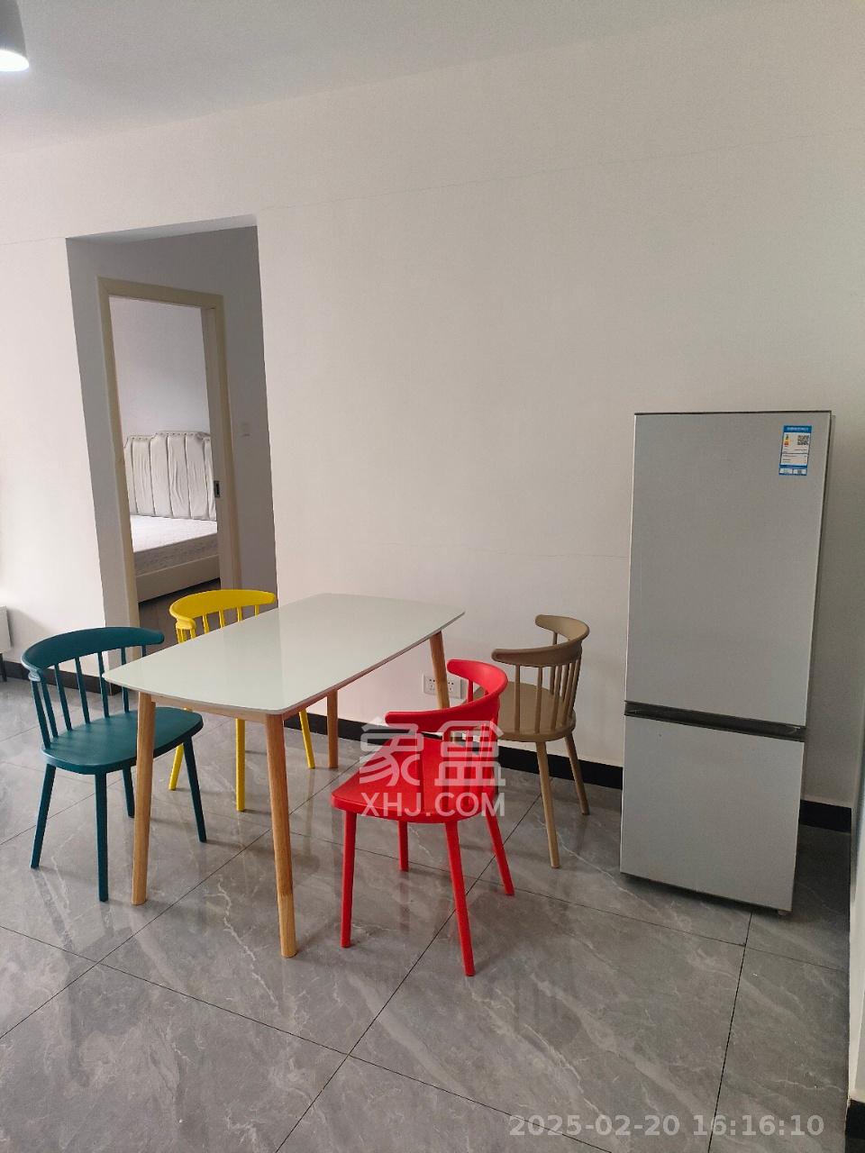 丽发新城 3室2厅1卫 2000.0元/月 丽发新城 3室2厅1卫 2000.0元/月室内图