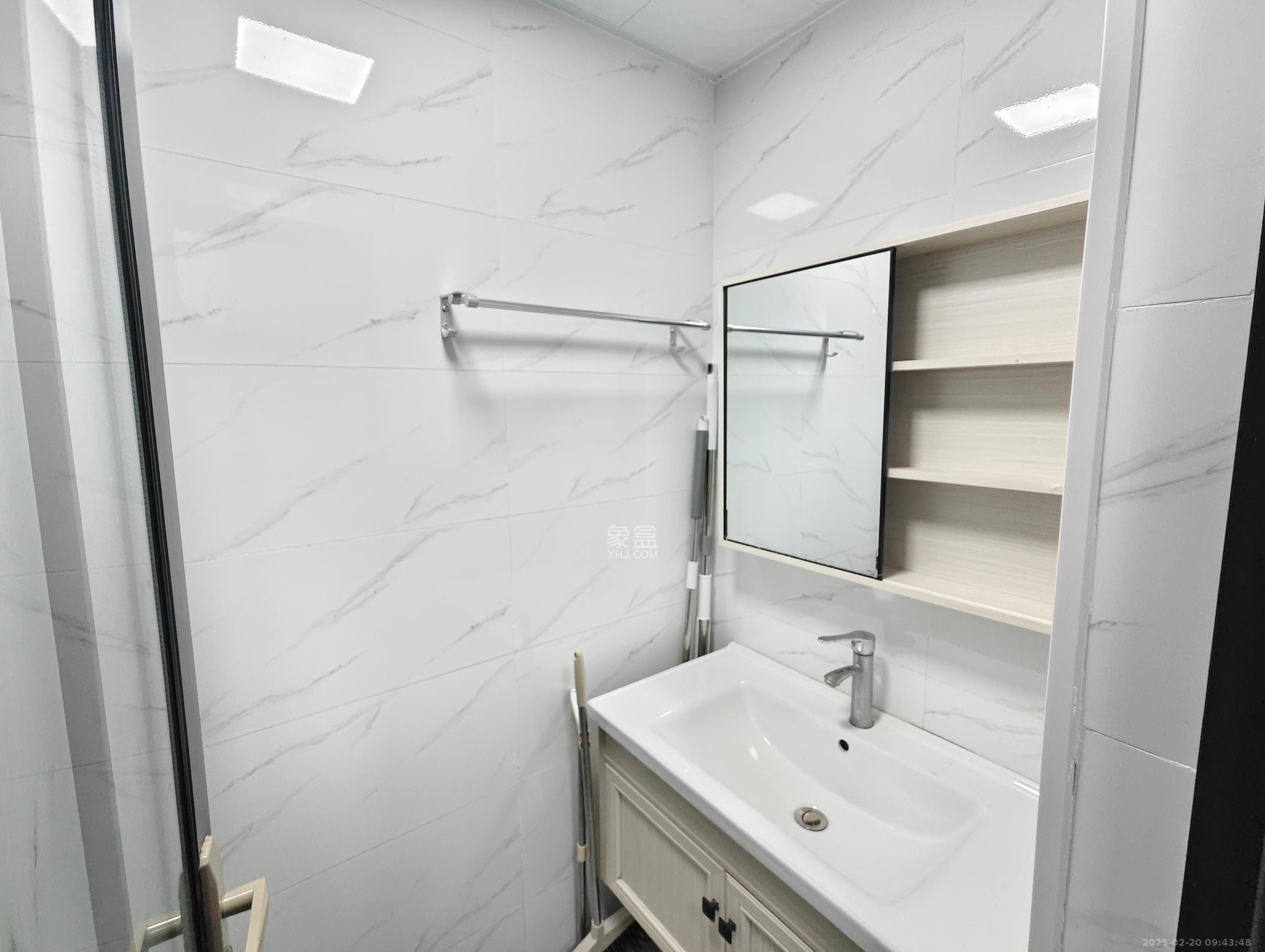 三一路散盘 1室0厅1卫 1100.0元/月 三一路散盘 1室0厅1卫 1100.0元/月室内图