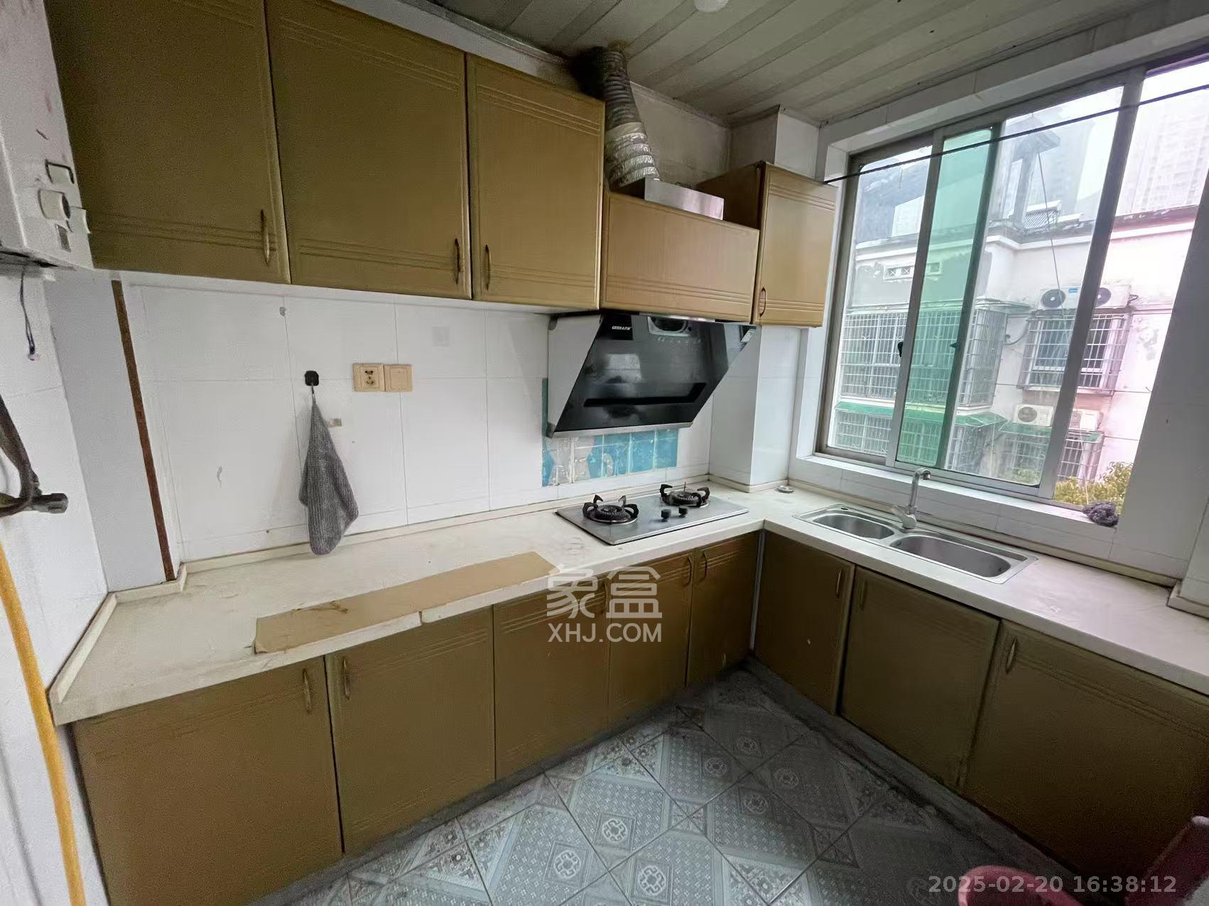 中南汽车世界 2室2厅1卫 850.0元/月 中南汽车世界 2室2厅1卫 850.0元/月室内图