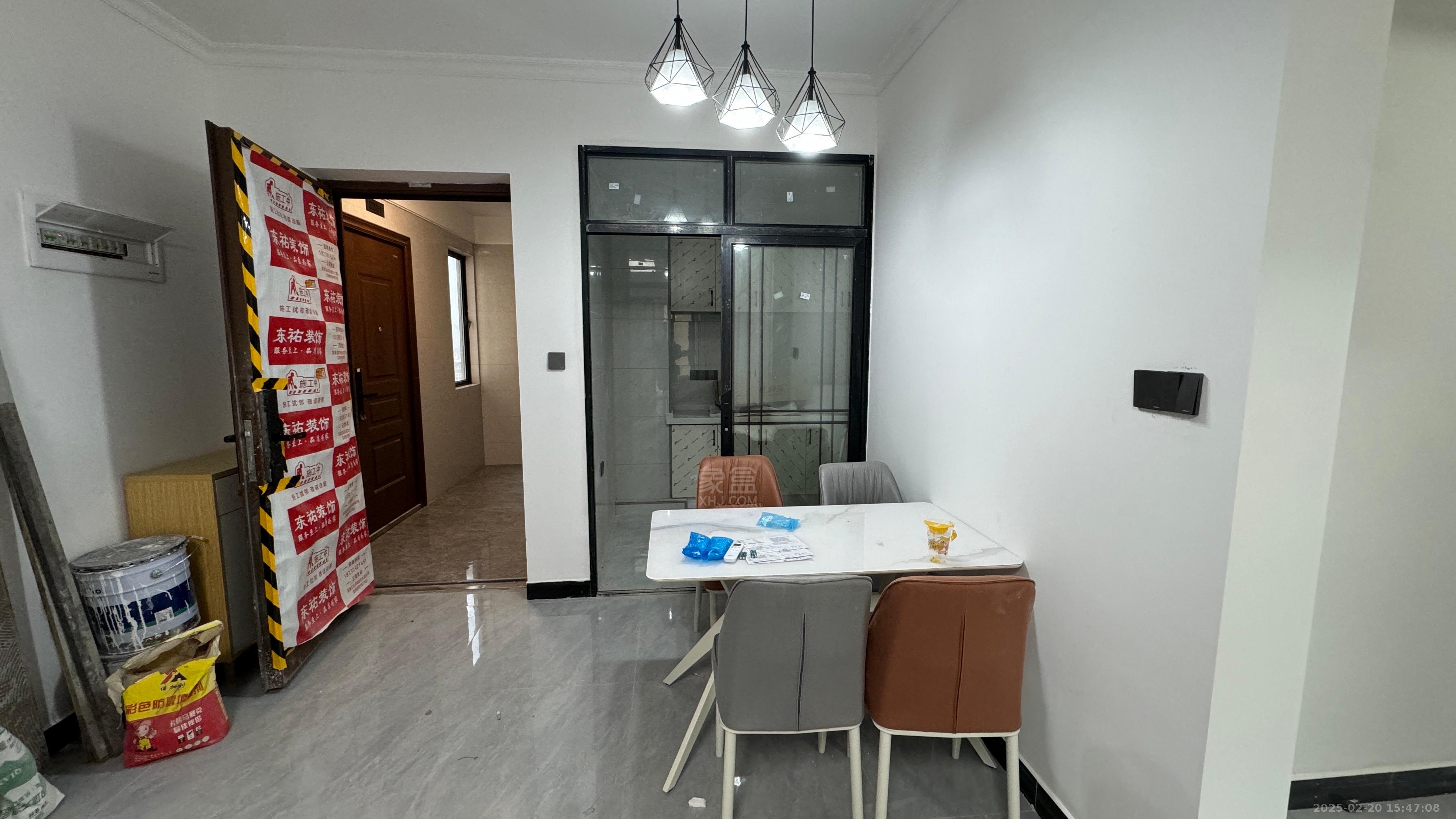 中海学府里 3室1厅1卫 2000.0元/月 中海学府里 3室1厅1卫 2000.0元/月室内图