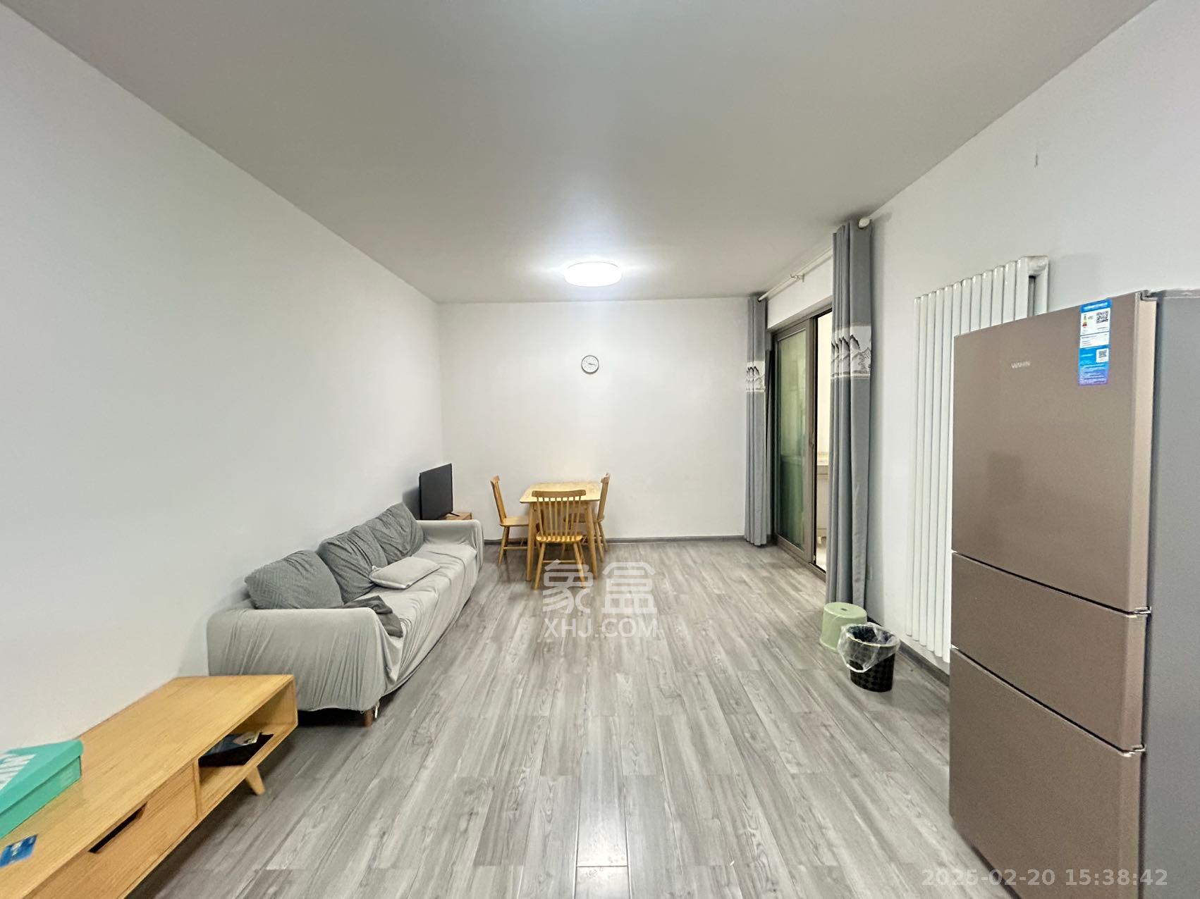 怡海星城  3室2厅1卫    1800.0元/月 怡海星城  3室2厅1卫    1800.0元/月