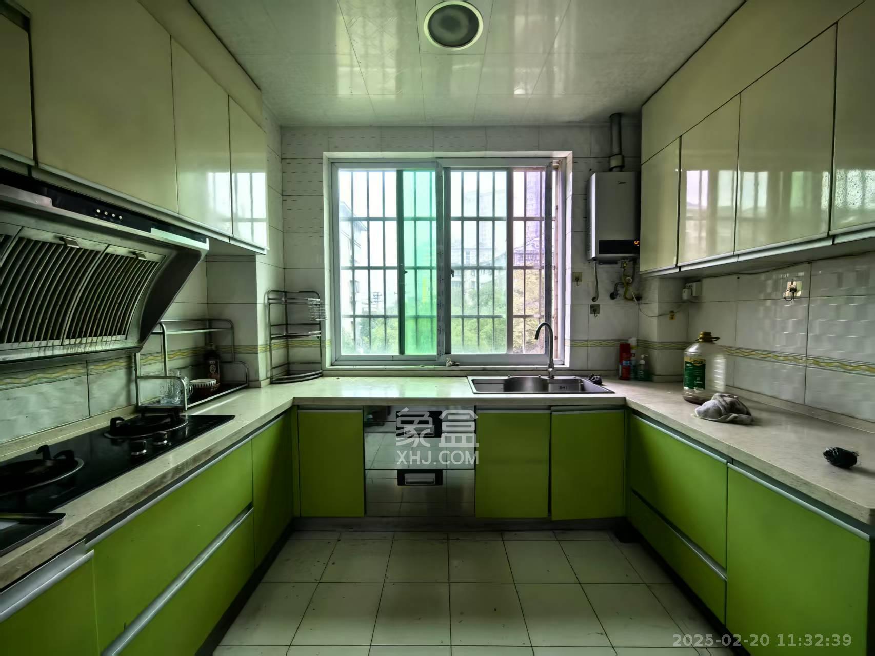 明媚星城 3室2厅2卫 3200.0元/月 明媚星城 3室2厅2卫 3200.0元/月室内图