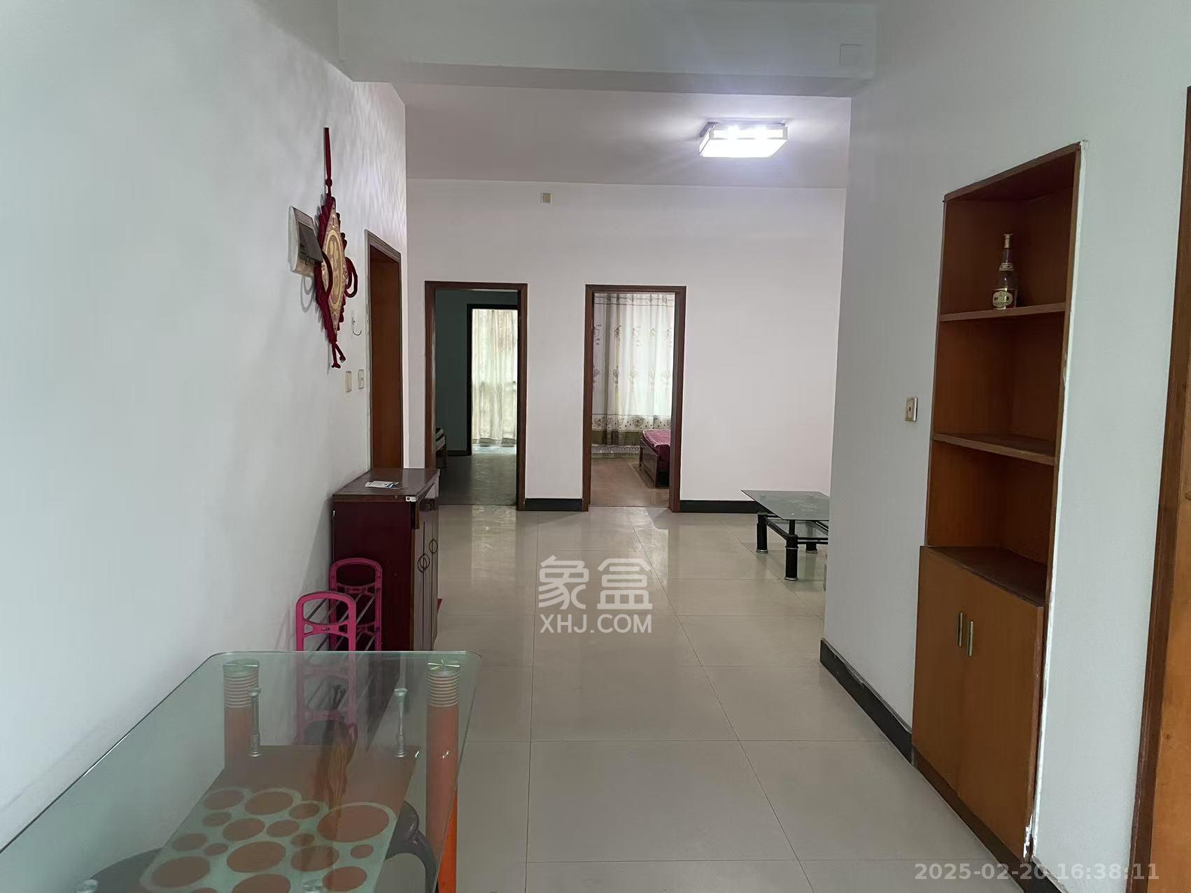 中南汽车世界 2室2厅1卫 850.0元/月 中南汽车世界 2室2厅1卫 850.0元/月室内图