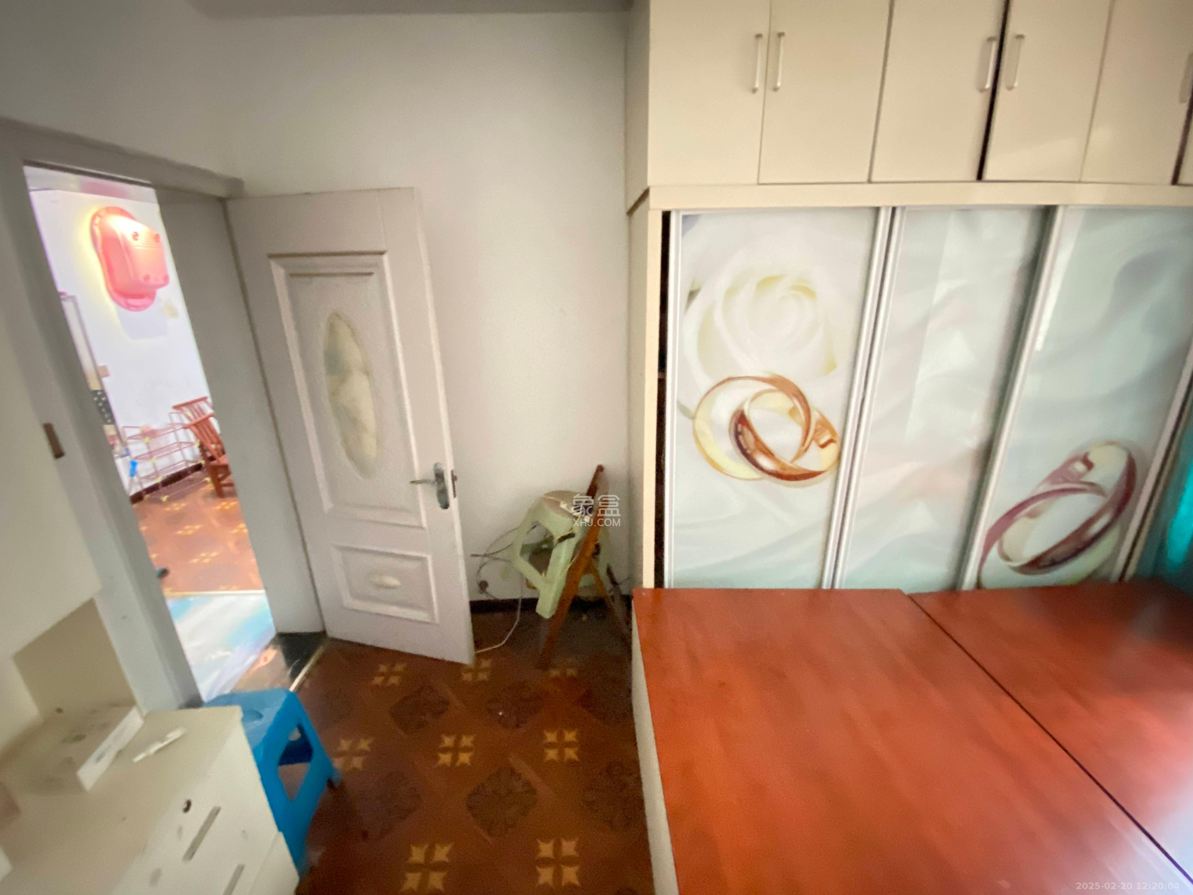 新运公寓 1室1厅1卫 1500.0元/月 新运公寓 1室1厅1卫 1500.0元/月室内图