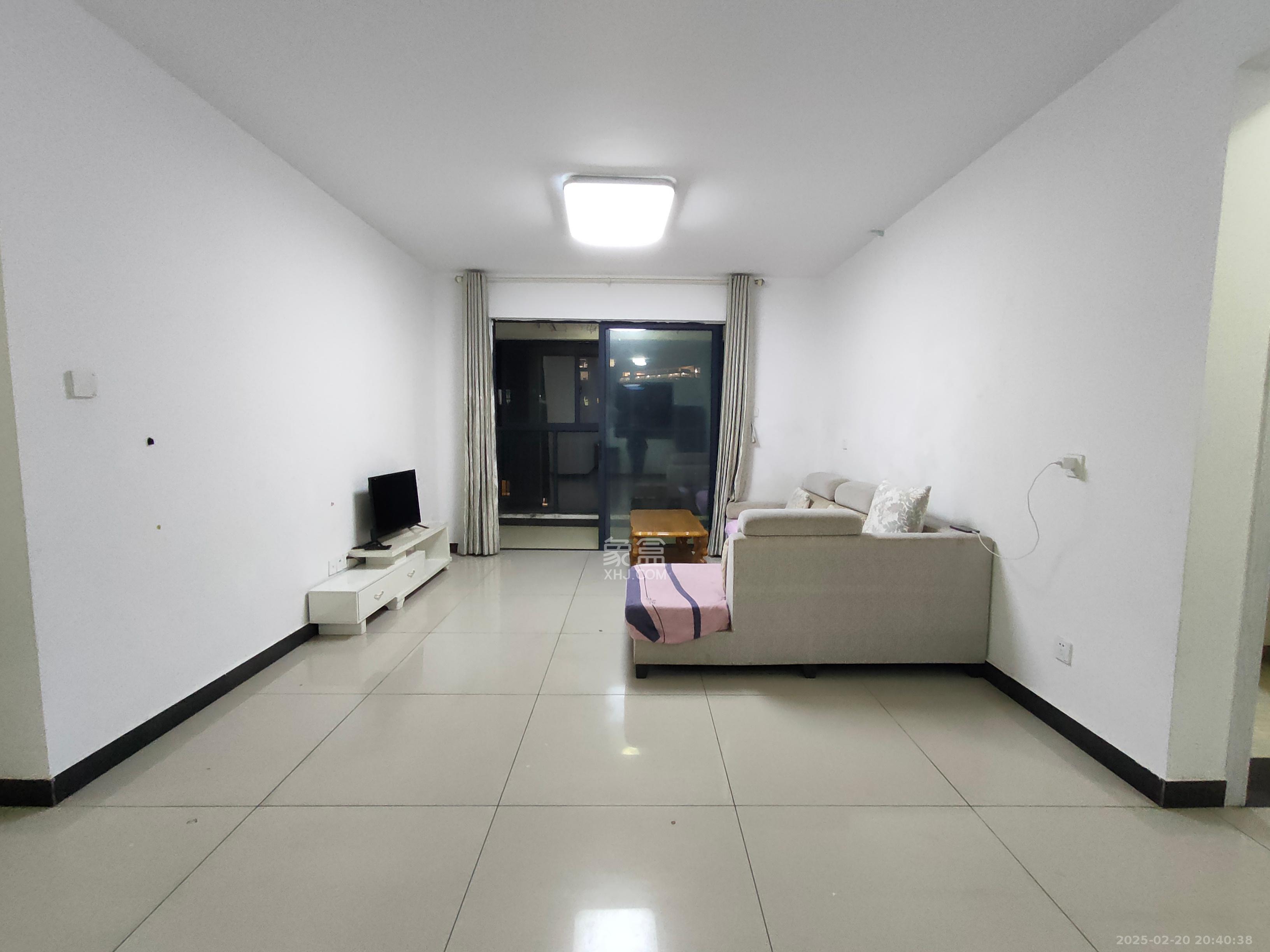 中建嘉和城  3室2厅2卫   2200.00元/月室内图