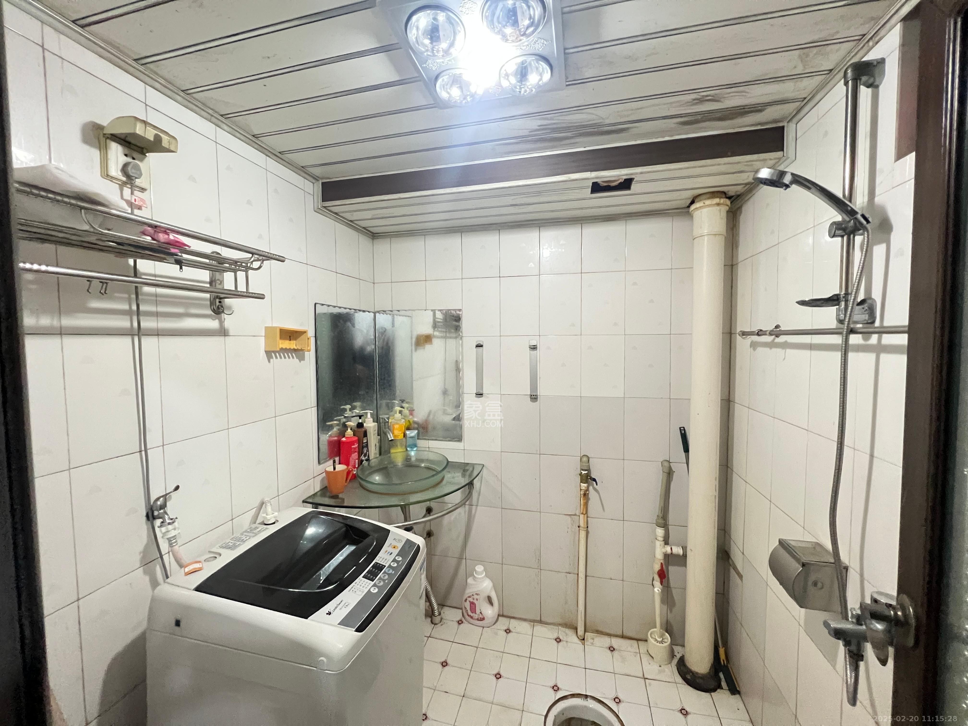 中南汽车世界  2室2厅1卫    1050.0元/月 中南汽车世界  2室2厅1卫    1050.0元/月室内图