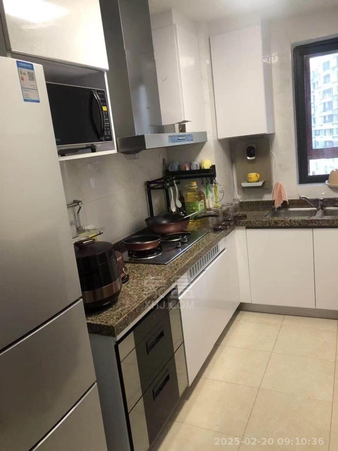 恒大华府 3室2厅2卫 2000.0元/月 恒大华府 3室2厅2卫 2000.0元/月室内图