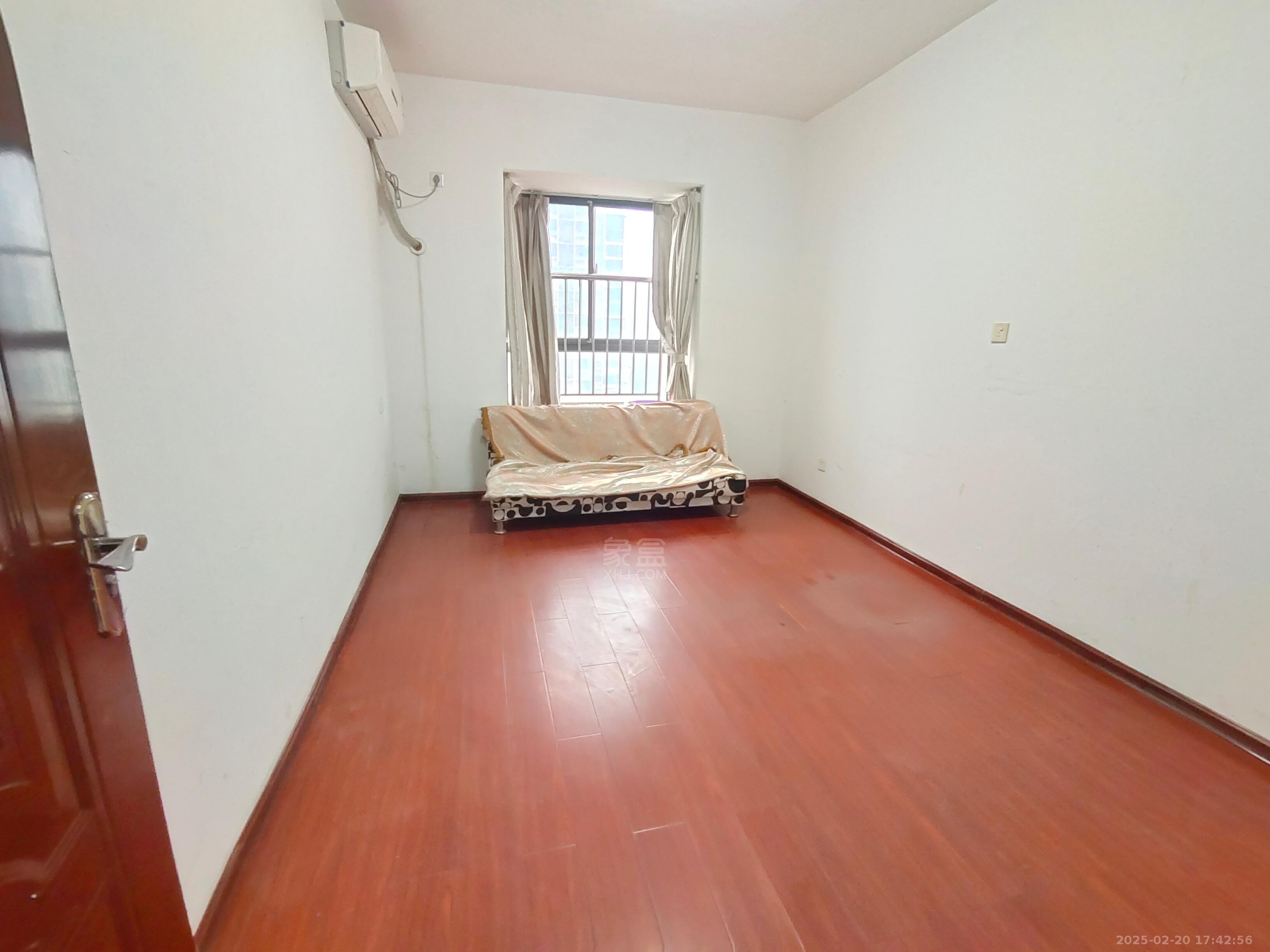 阳光新城  4室2厅2卫    1800.0元/月 阳光新城  4室2厅2卫    1800.0元/月室内图